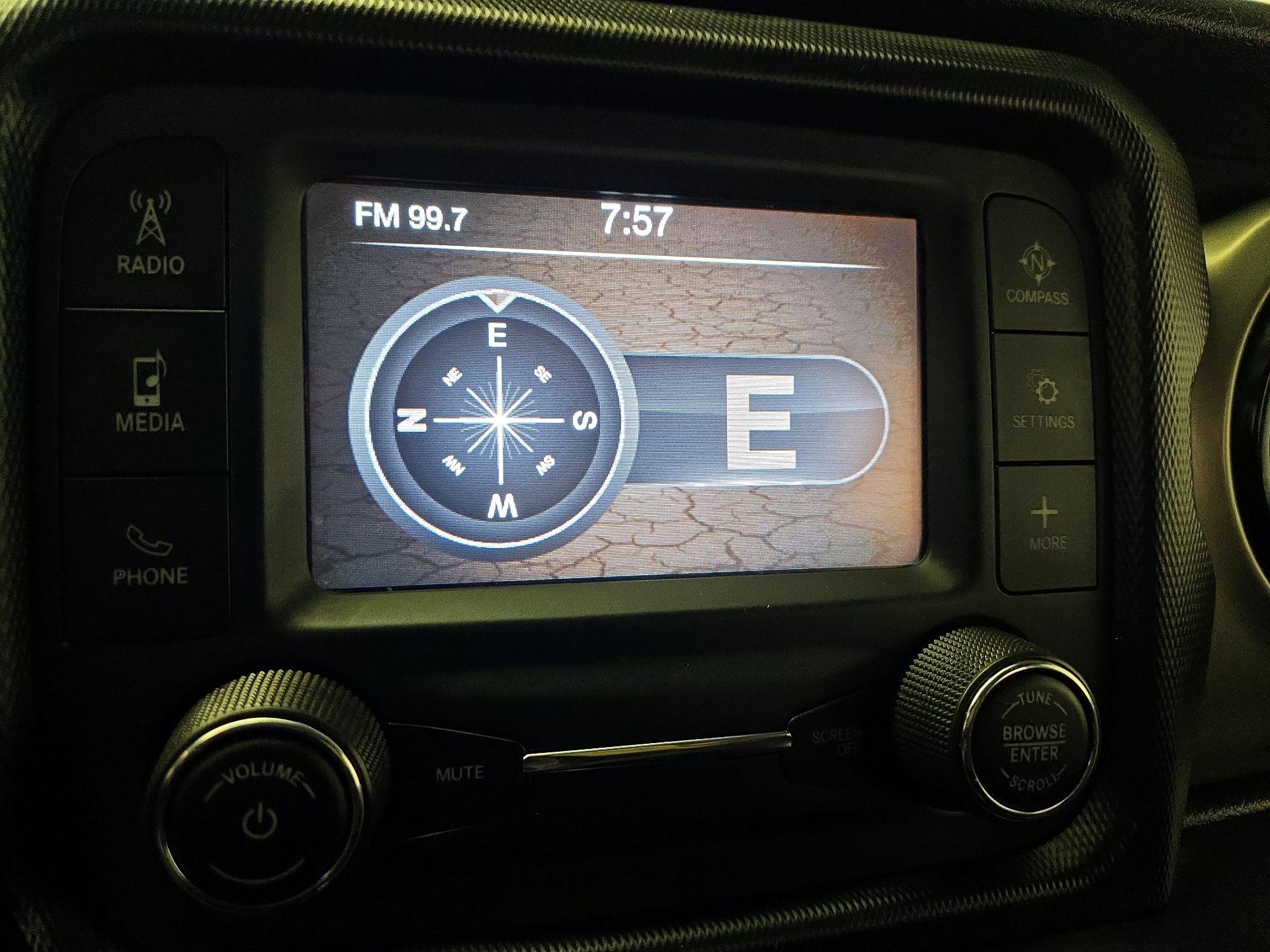 Thumbnail: 2019 Jeep Wrangler - 14