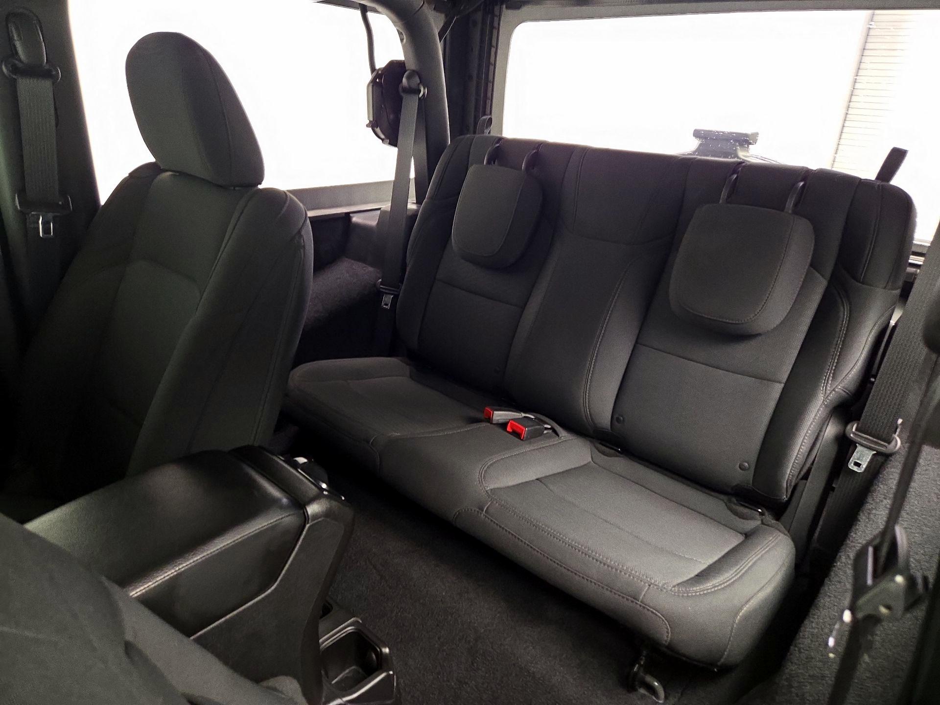 Thumbnail: 2019 Jeep Wrangler - 20