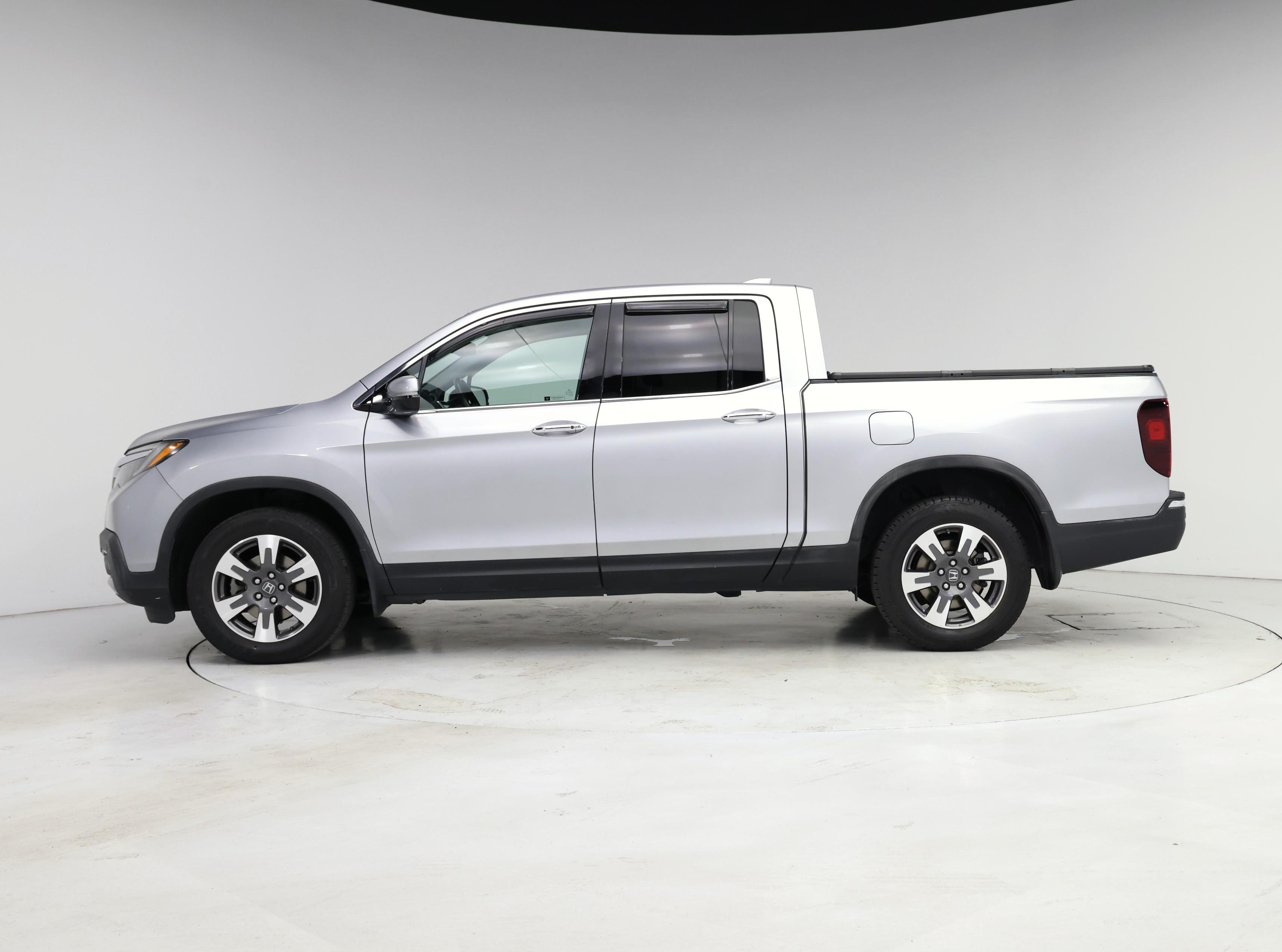 Thumbnail: 2017 Honda Ridgeline - 3