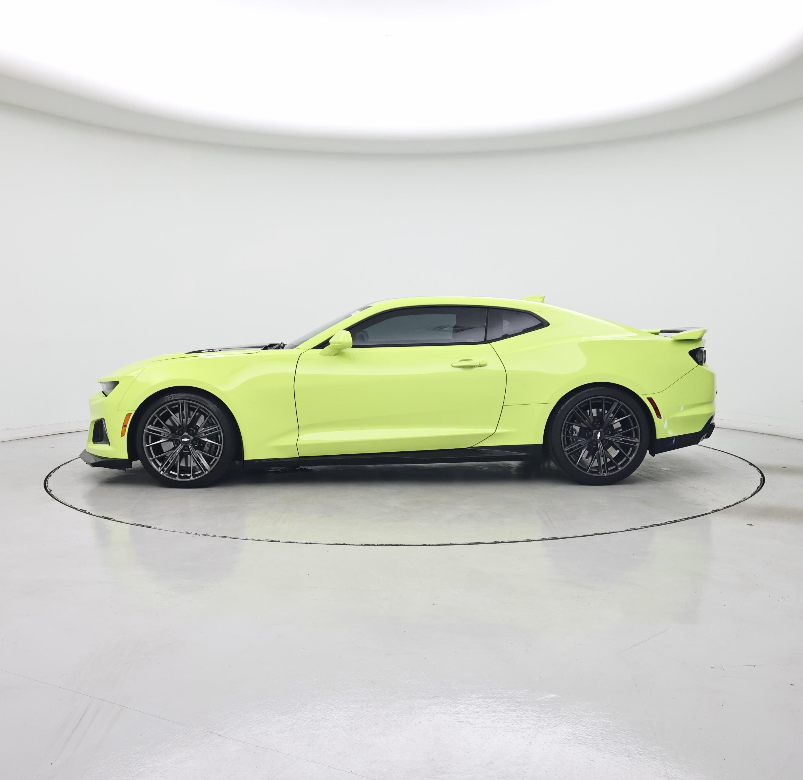 Thumbnail: 2019 Chevrolet Camaro - 3