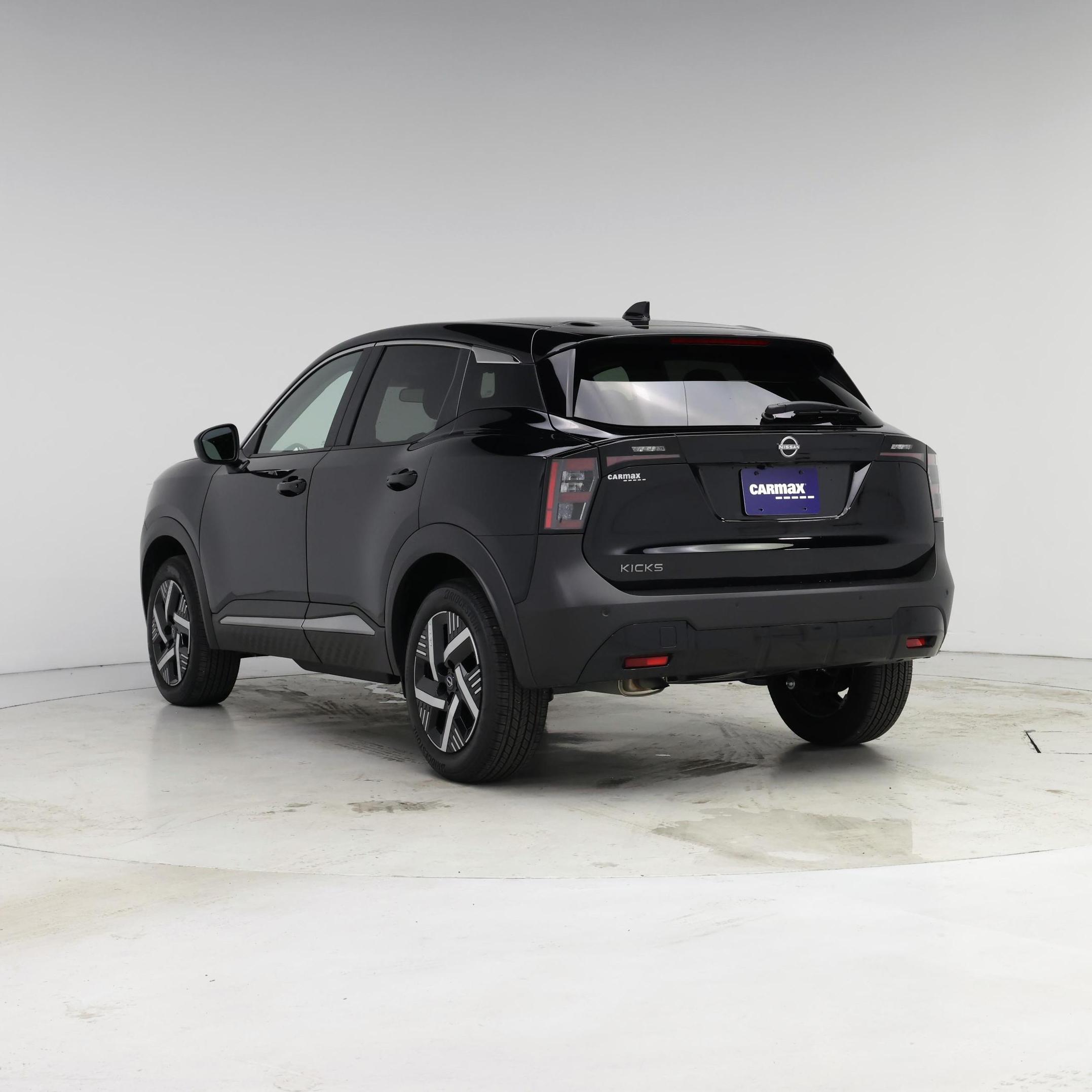 Thumbnail: 2025 Nissan Kicks - 2