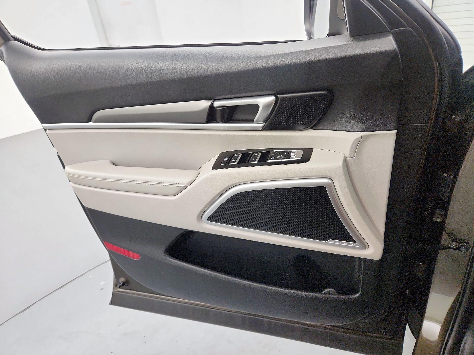 Thumbnail: 2020 Kia Telluride - 12