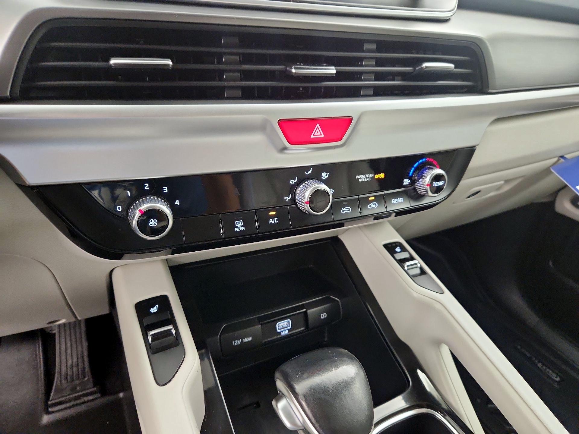 Thumbnail: 2020 Kia Telluride - 16
