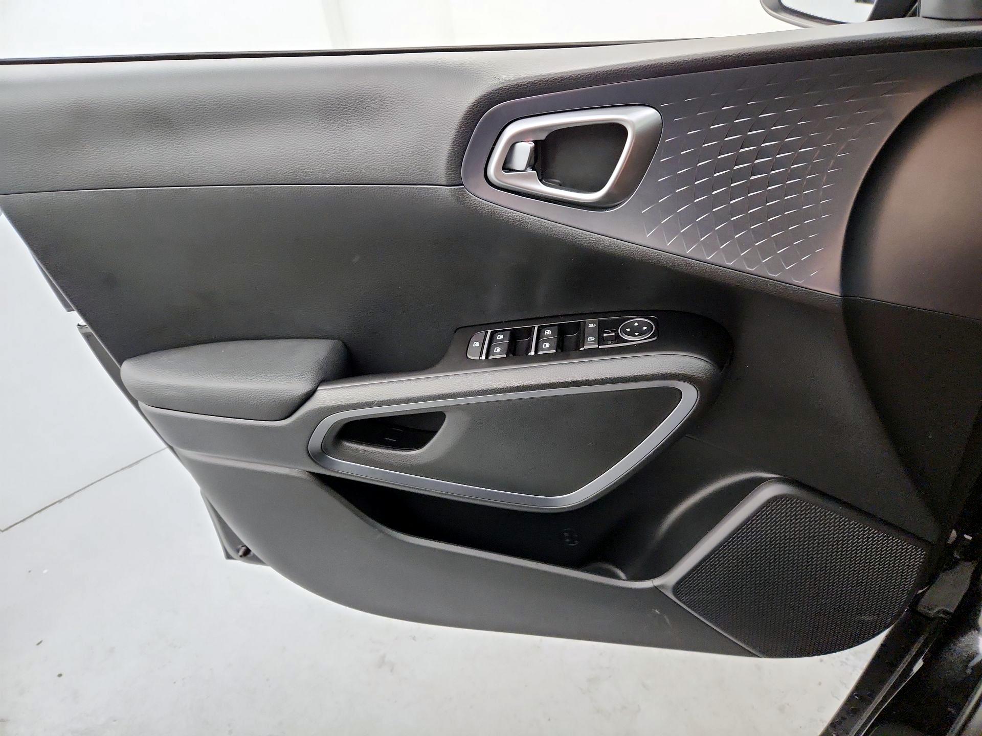 Thumbnail: 2025 Kia Soul - 12