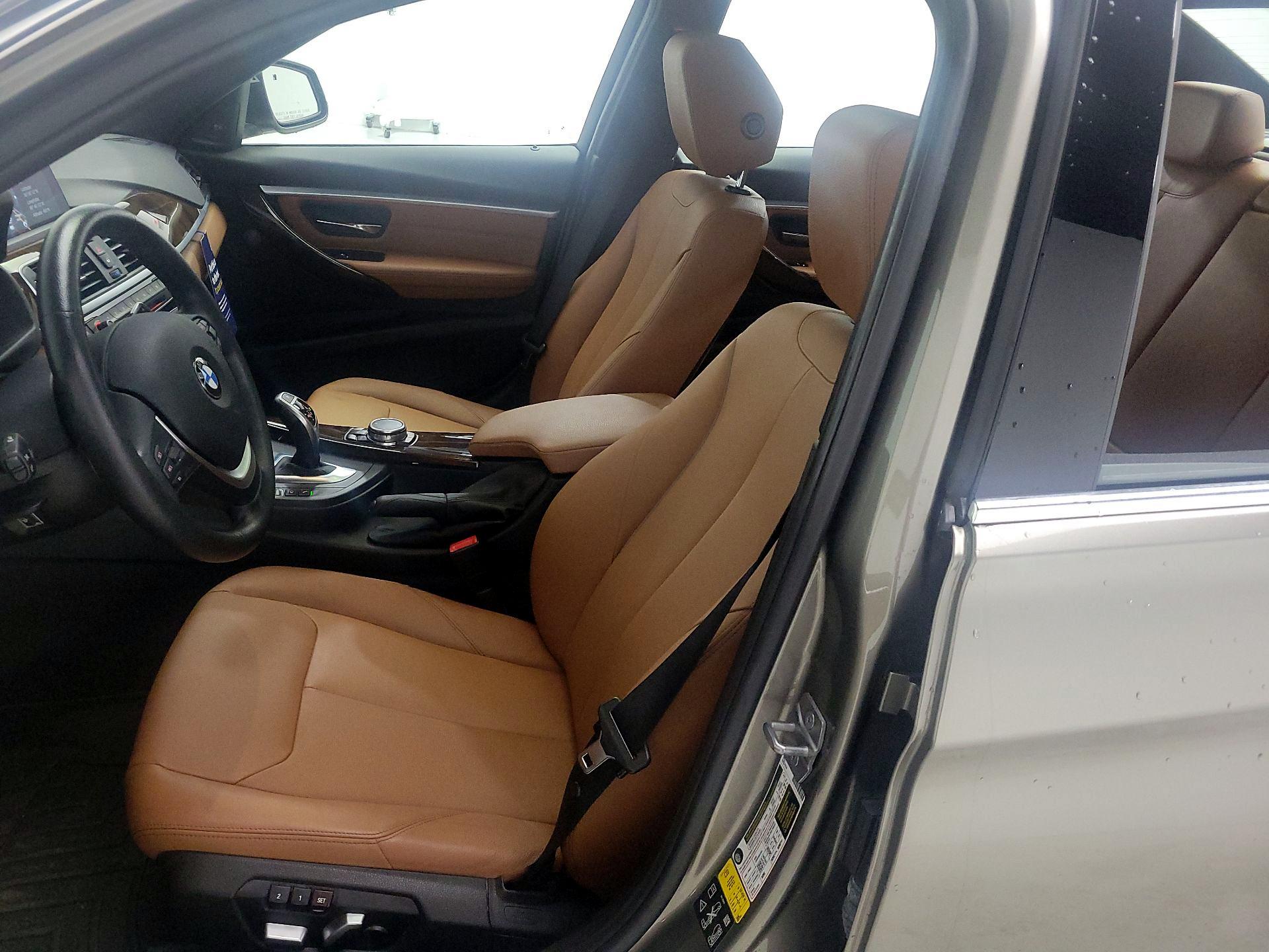 Thumbnail: 2016 BMW 3 Series - 11