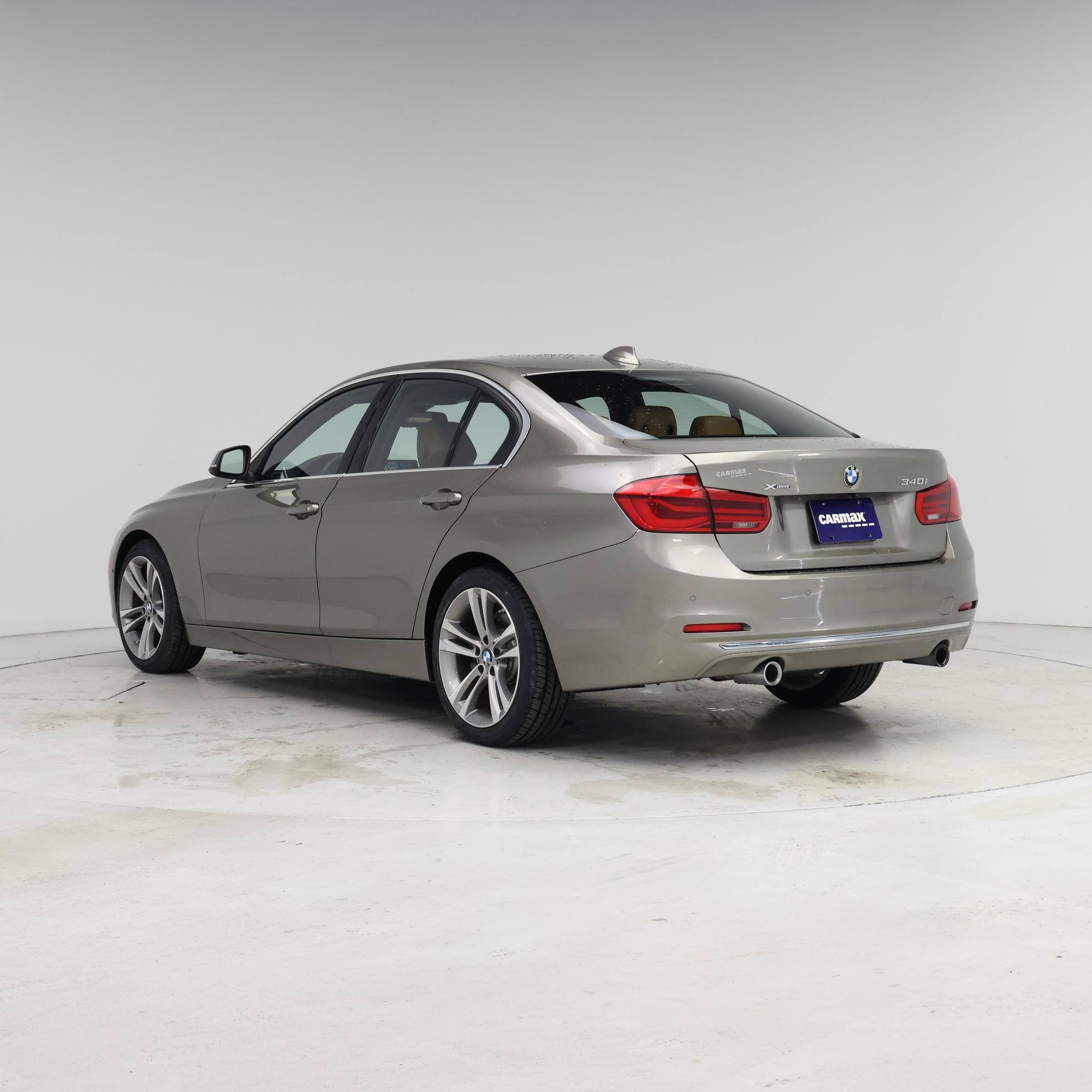 Thumbnail: 2016 BMW 3 Series - 2
