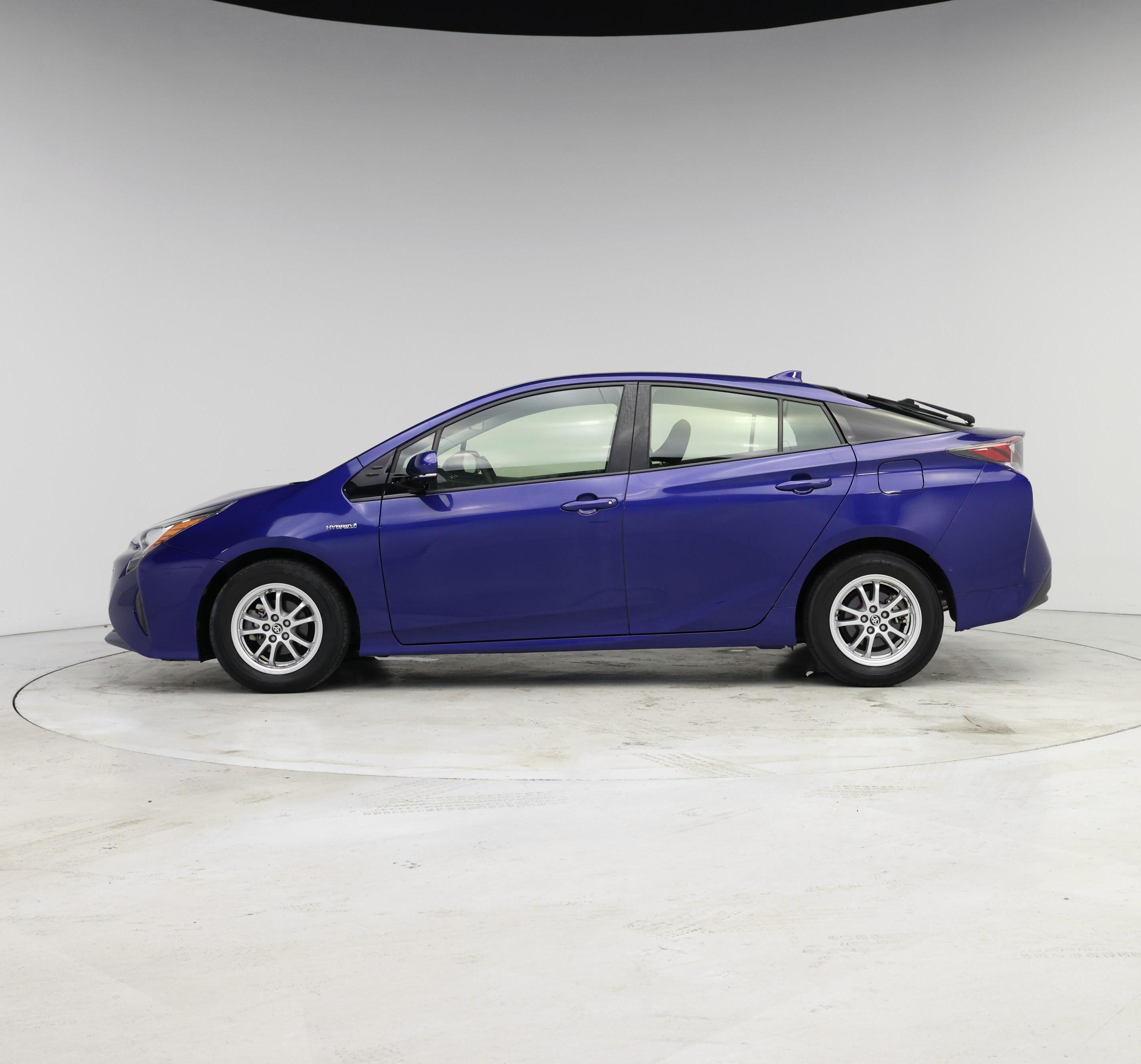 Thumbnail: 2018 Toyota Prius - 3