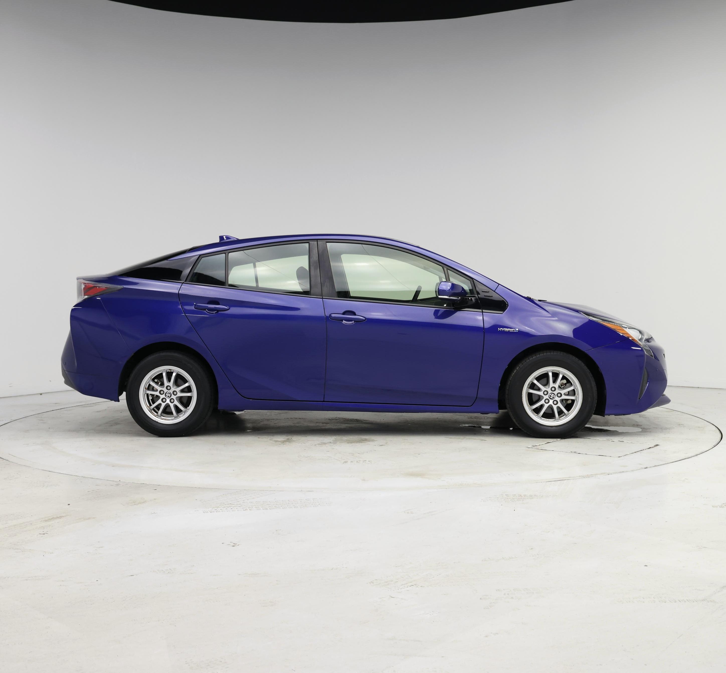 Thumbnail: 2018 Toyota Prius - 7
