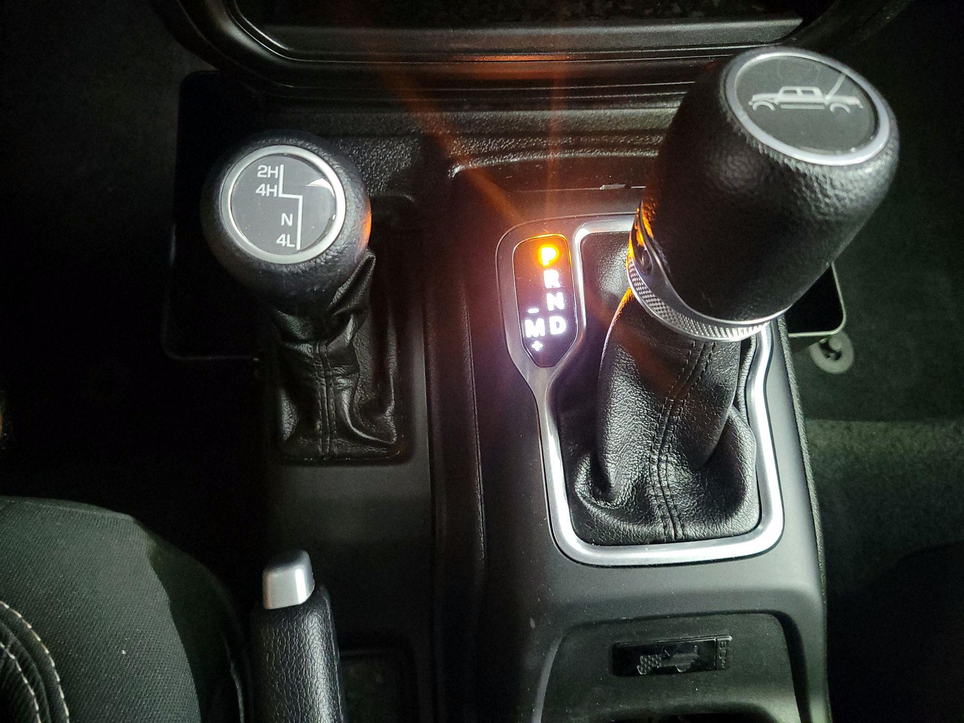Thumbnail: 2021 Jeep Gladiator - 18