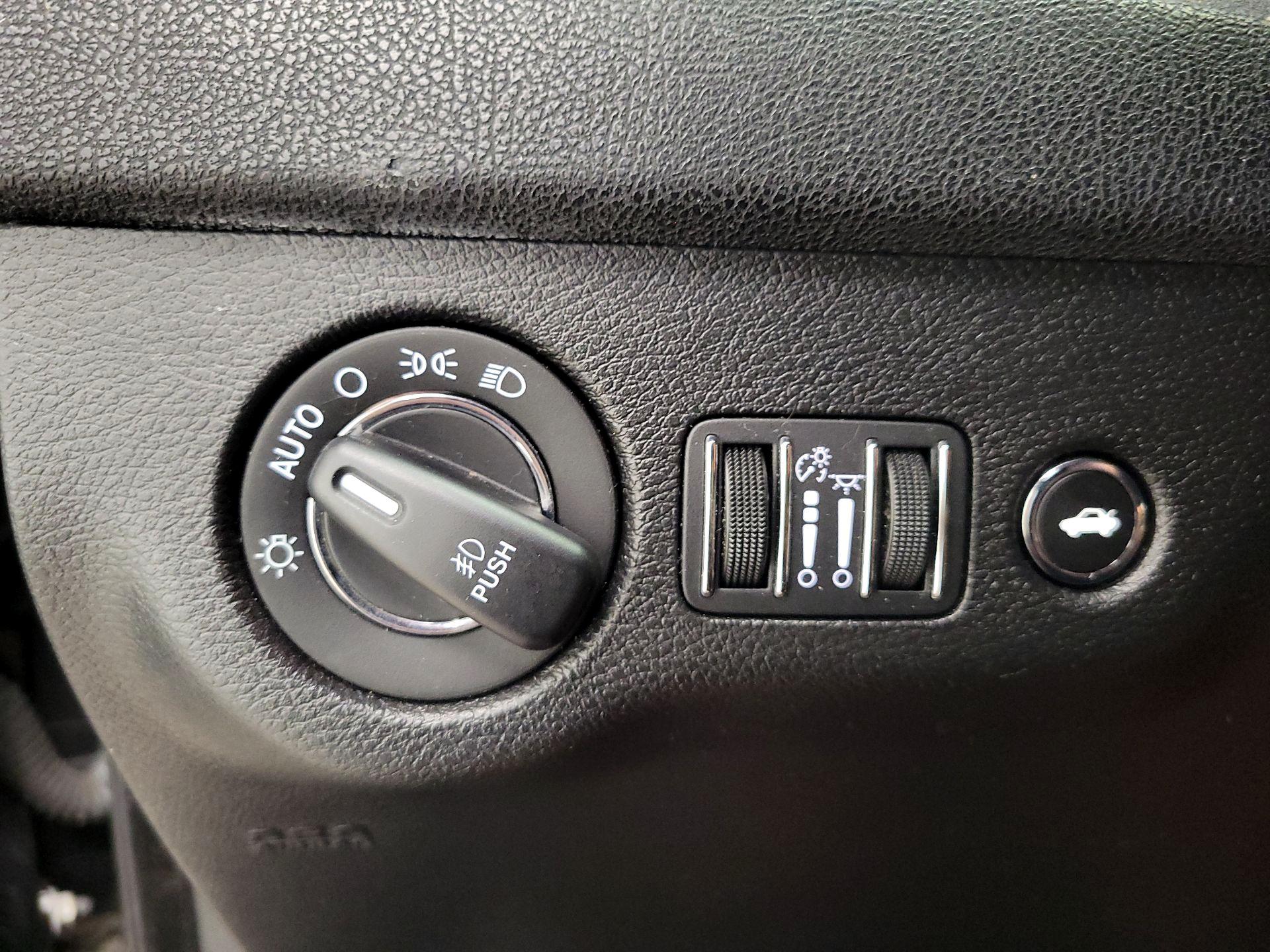 Thumbnail: 2020 Chrysler 300 - 13