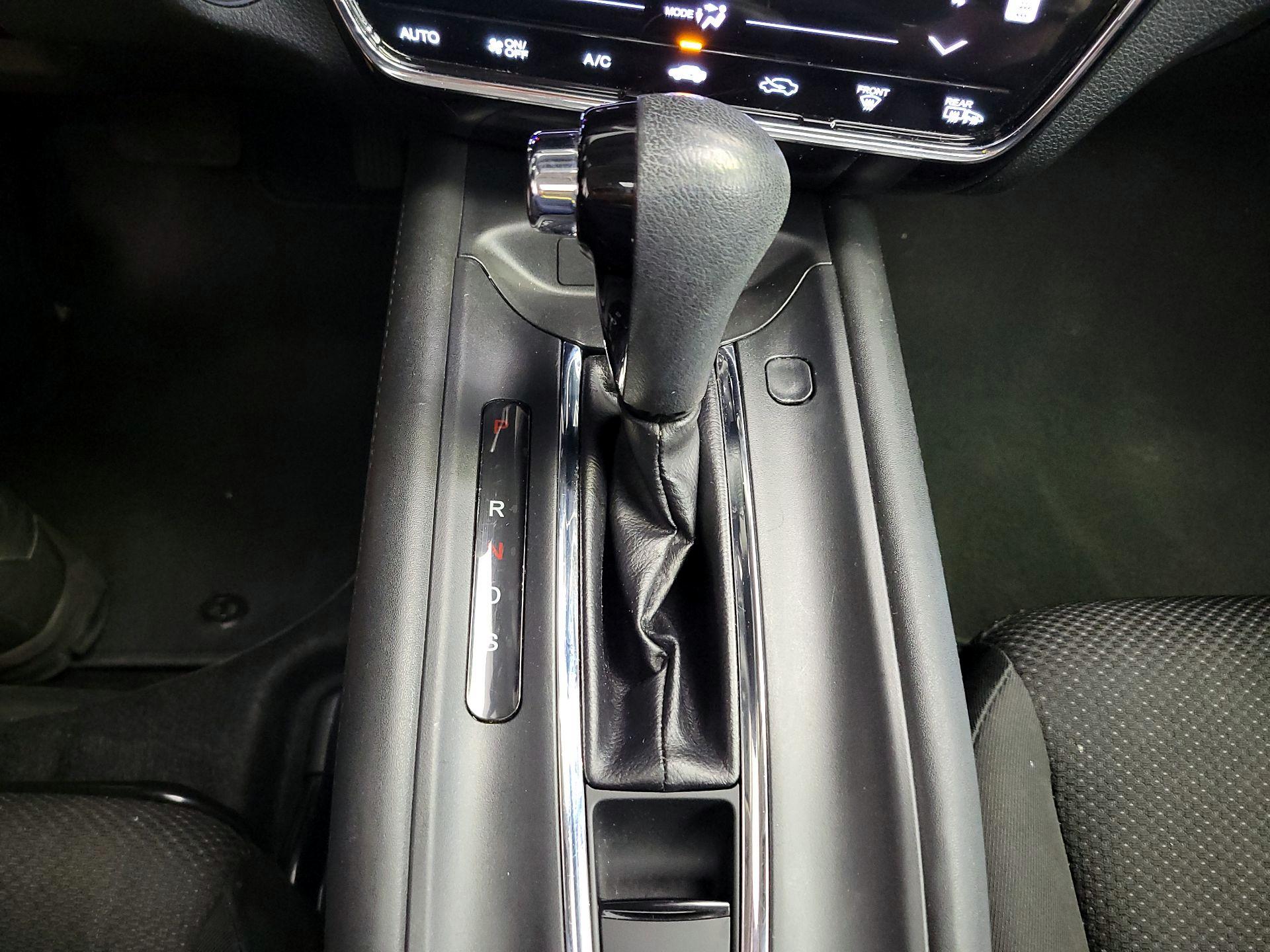 Thumbnail: 2016 Honda HR-V - 17