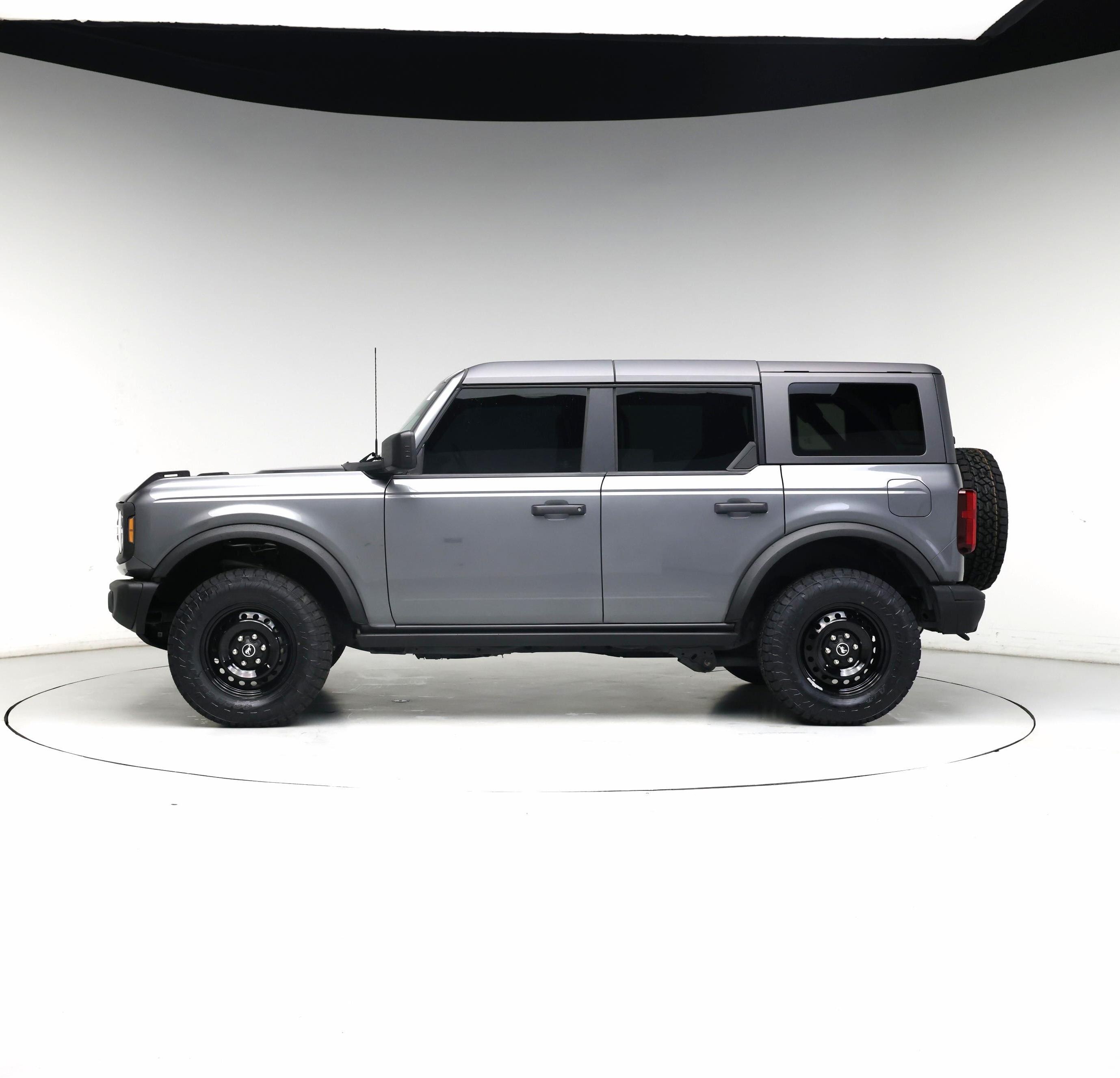 Thumbnail: 2022 Ford Bronco - 3