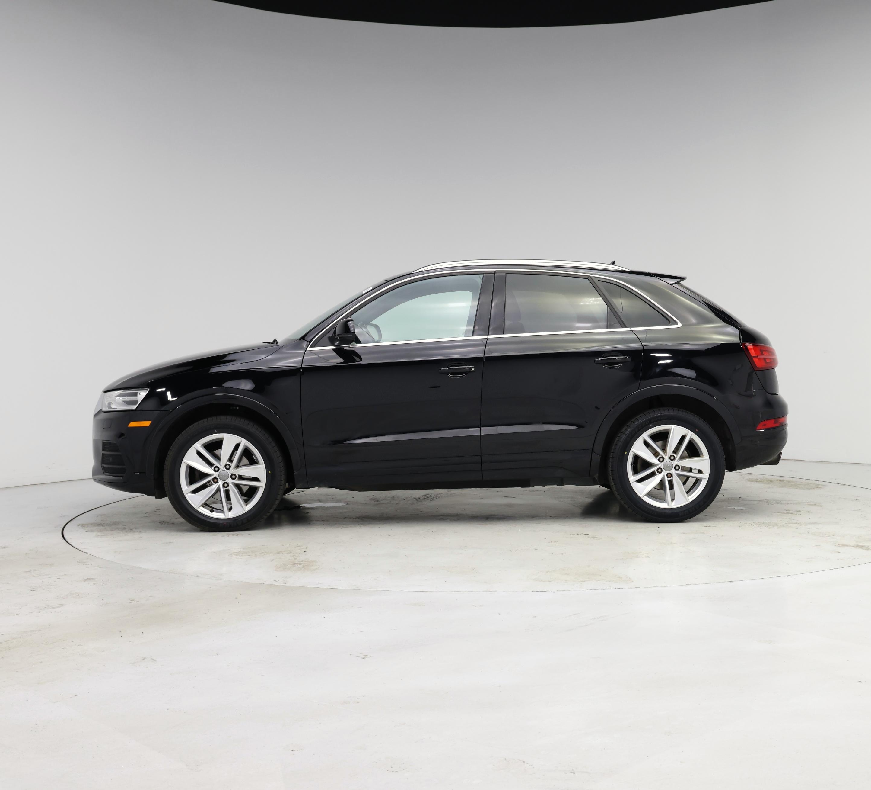 Thumbnail: 2017 Audi Q3 - 3