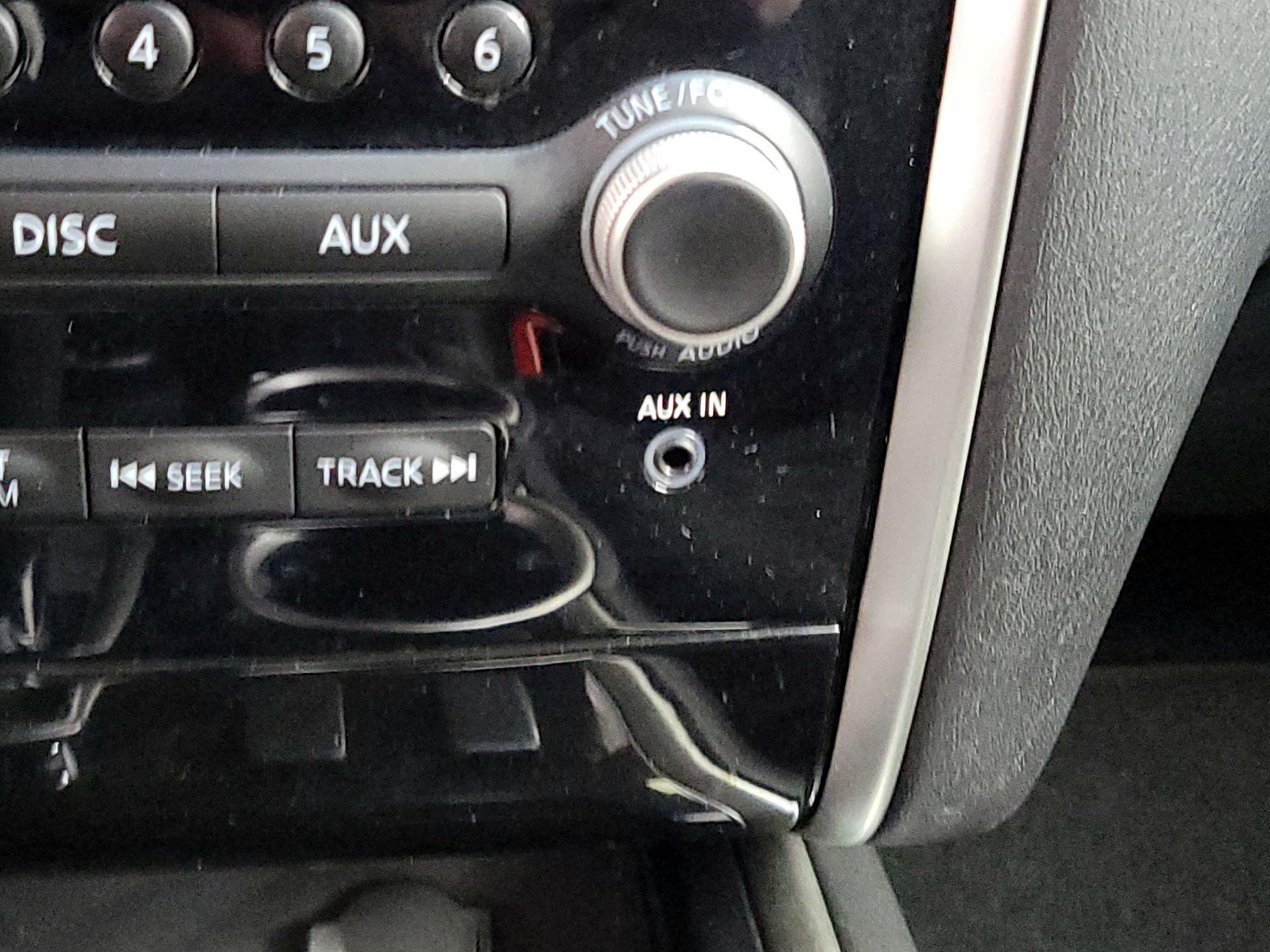 Thumbnail: 2015 Nissan Pathfinder - 17
