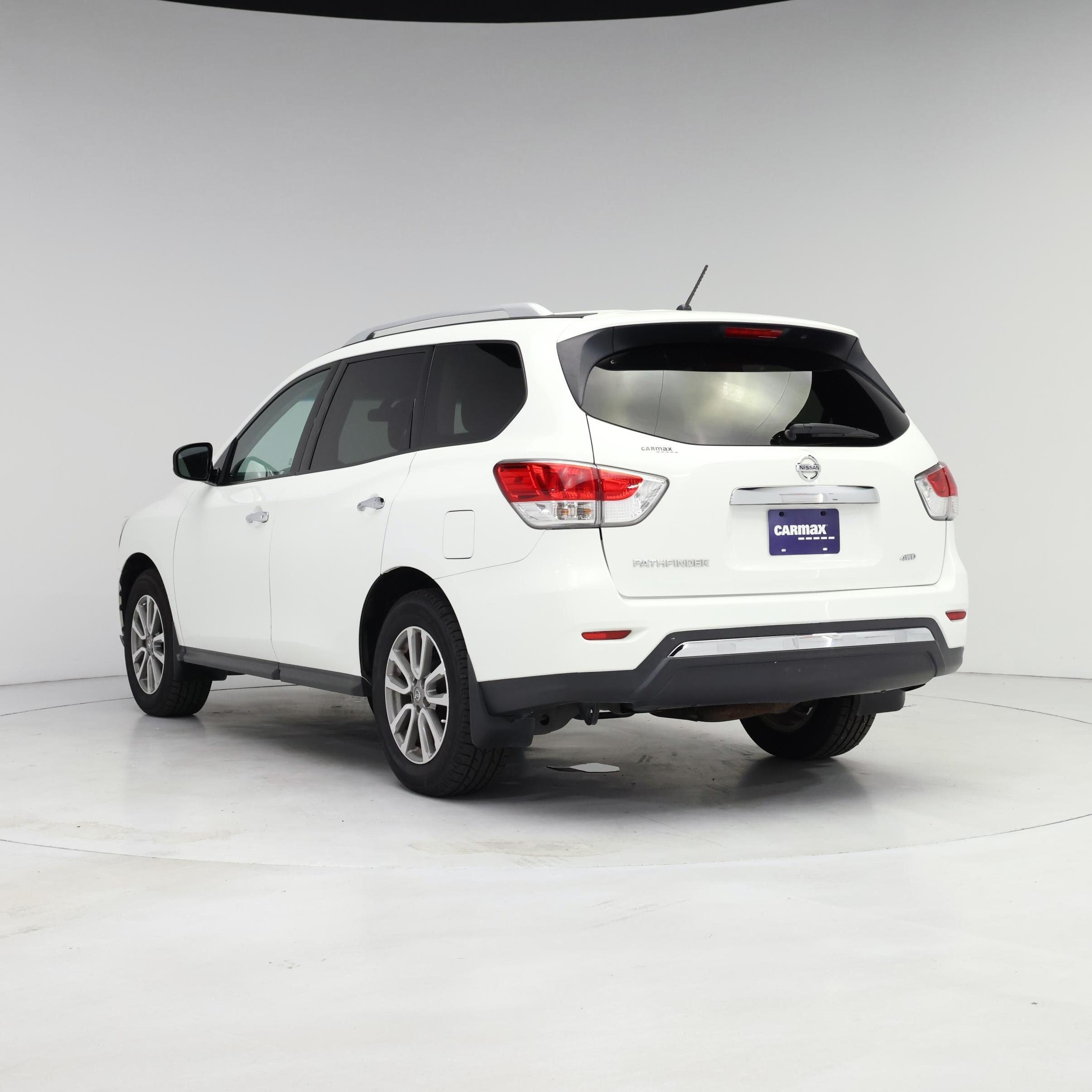 Thumbnail: 2015 Nissan Pathfinder - 2