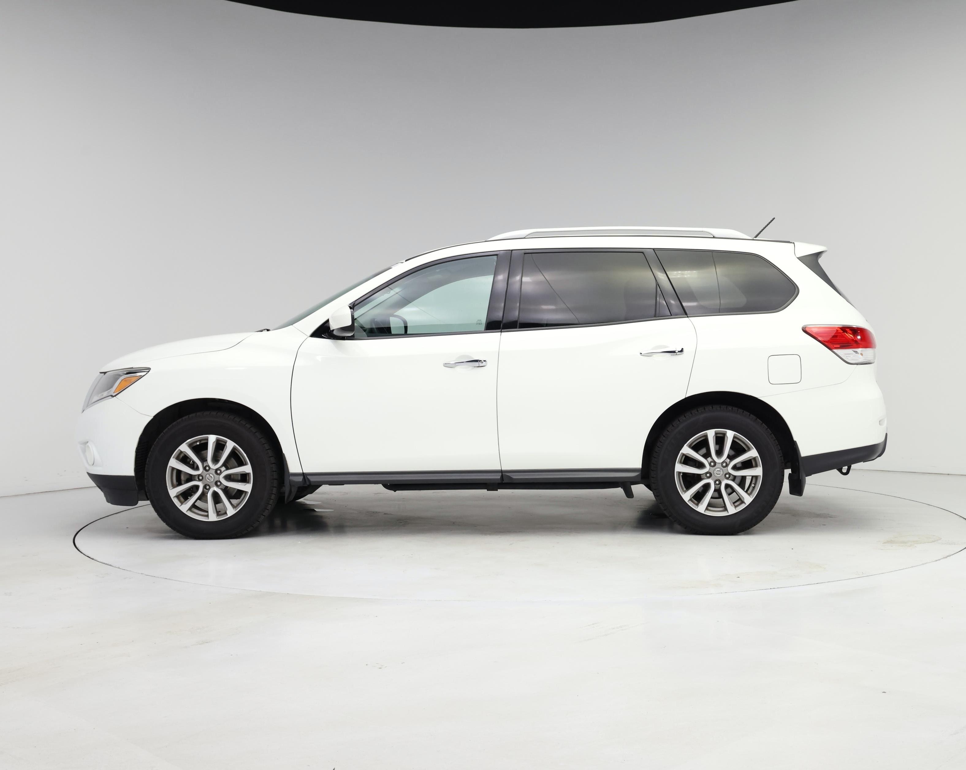 Thumbnail: 2015 Nissan Pathfinder - 3