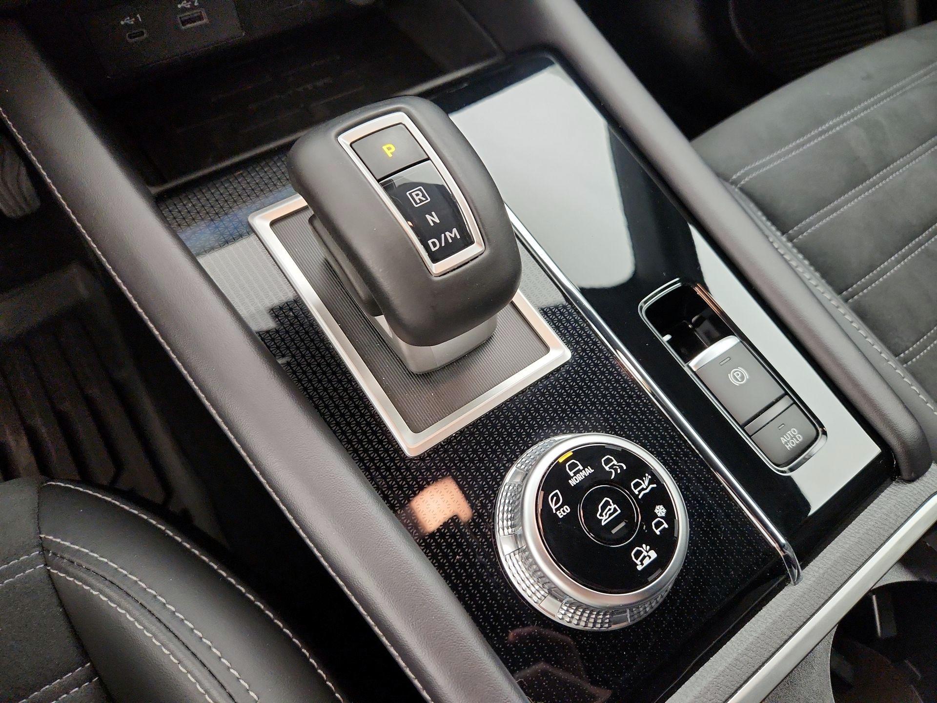Thumbnail: 2024 Mitsubishi Outlander - 18