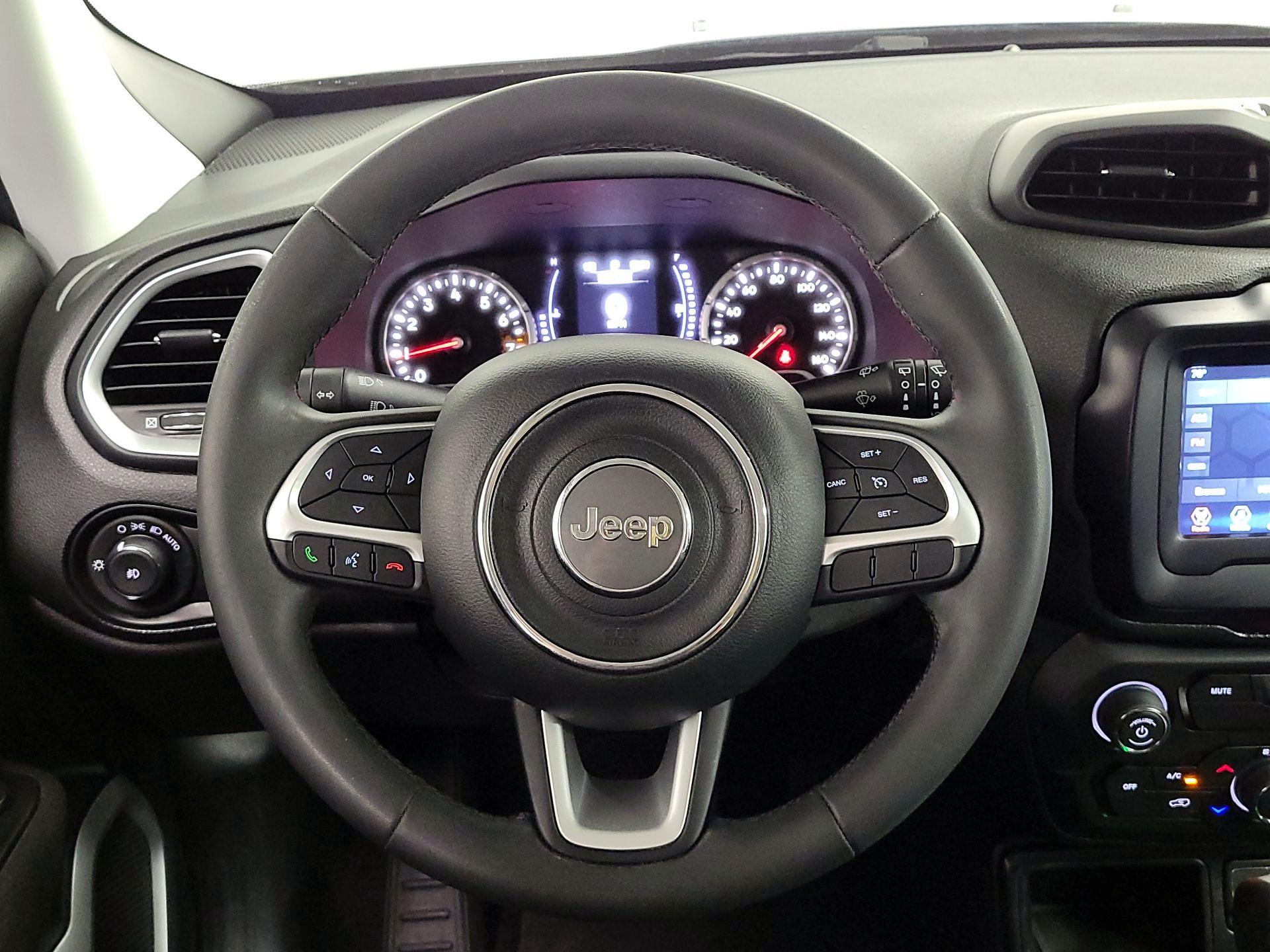 Thumbnail: 2018 Jeep Renegade - 10