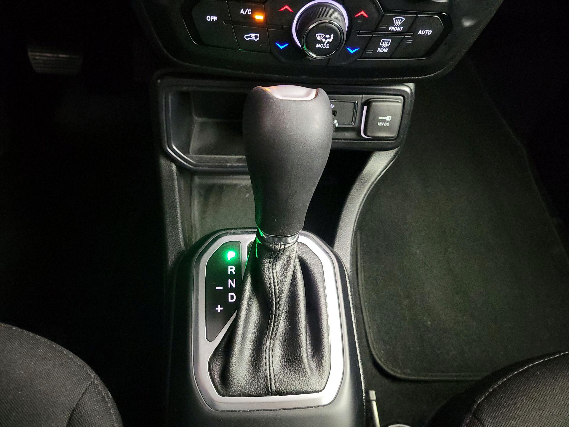 Thumbnail: 2018 Jeep Renegade - 17