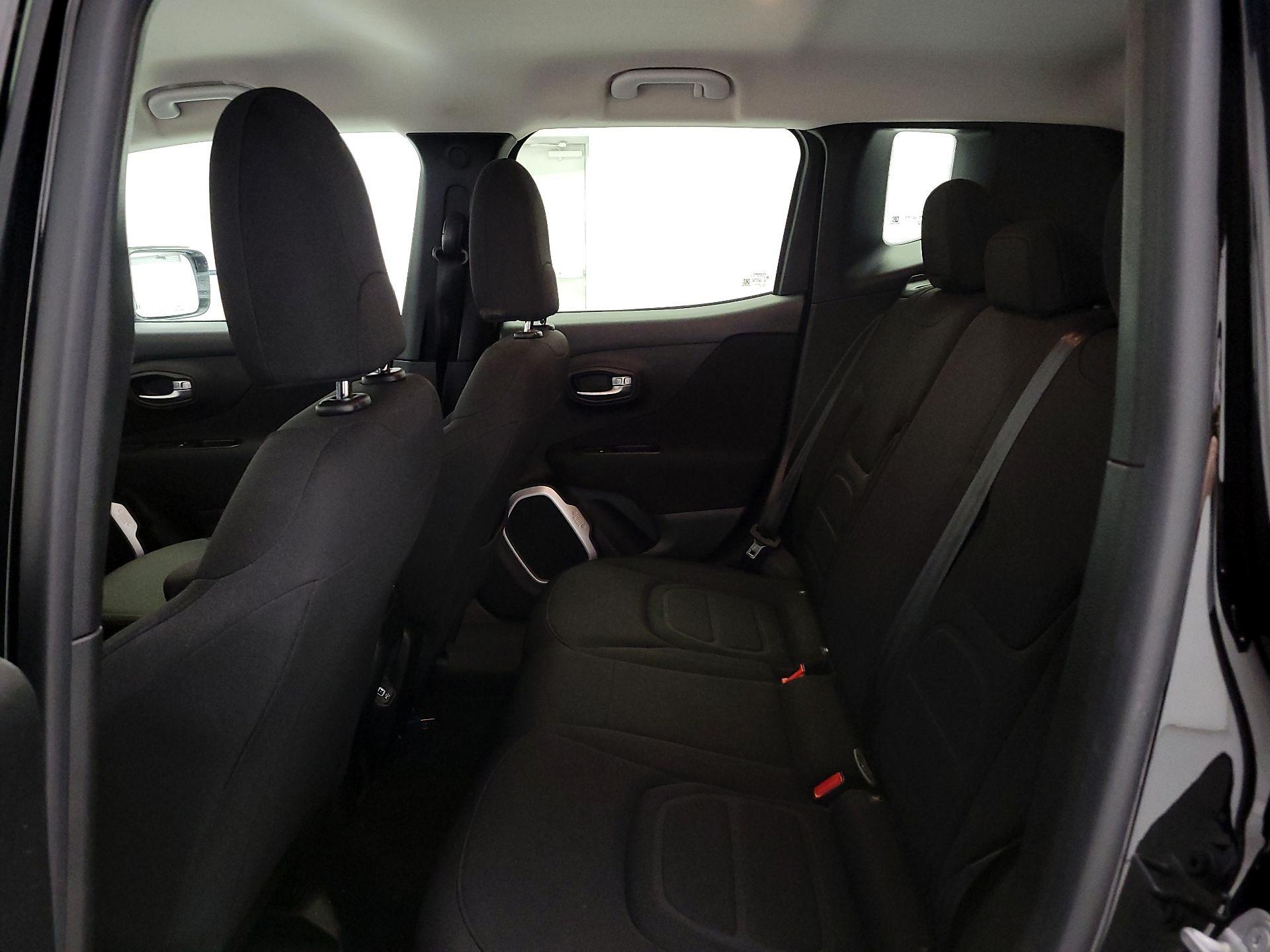 Thumbnail: 2018 Jeep Renegade - 19