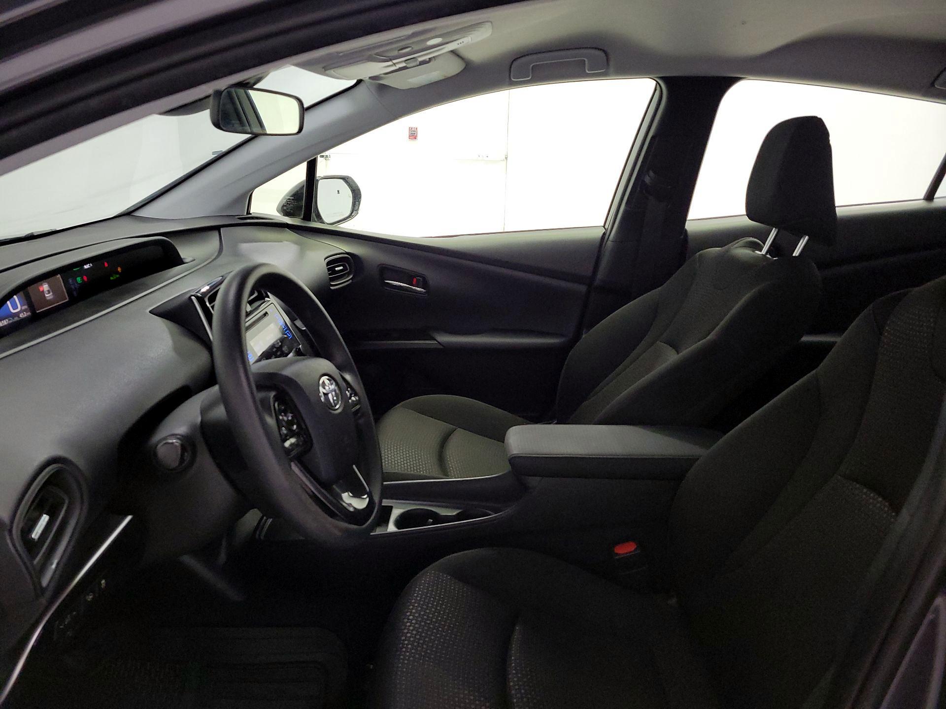 Thumbnail: 2019 Toyota Prius - 11