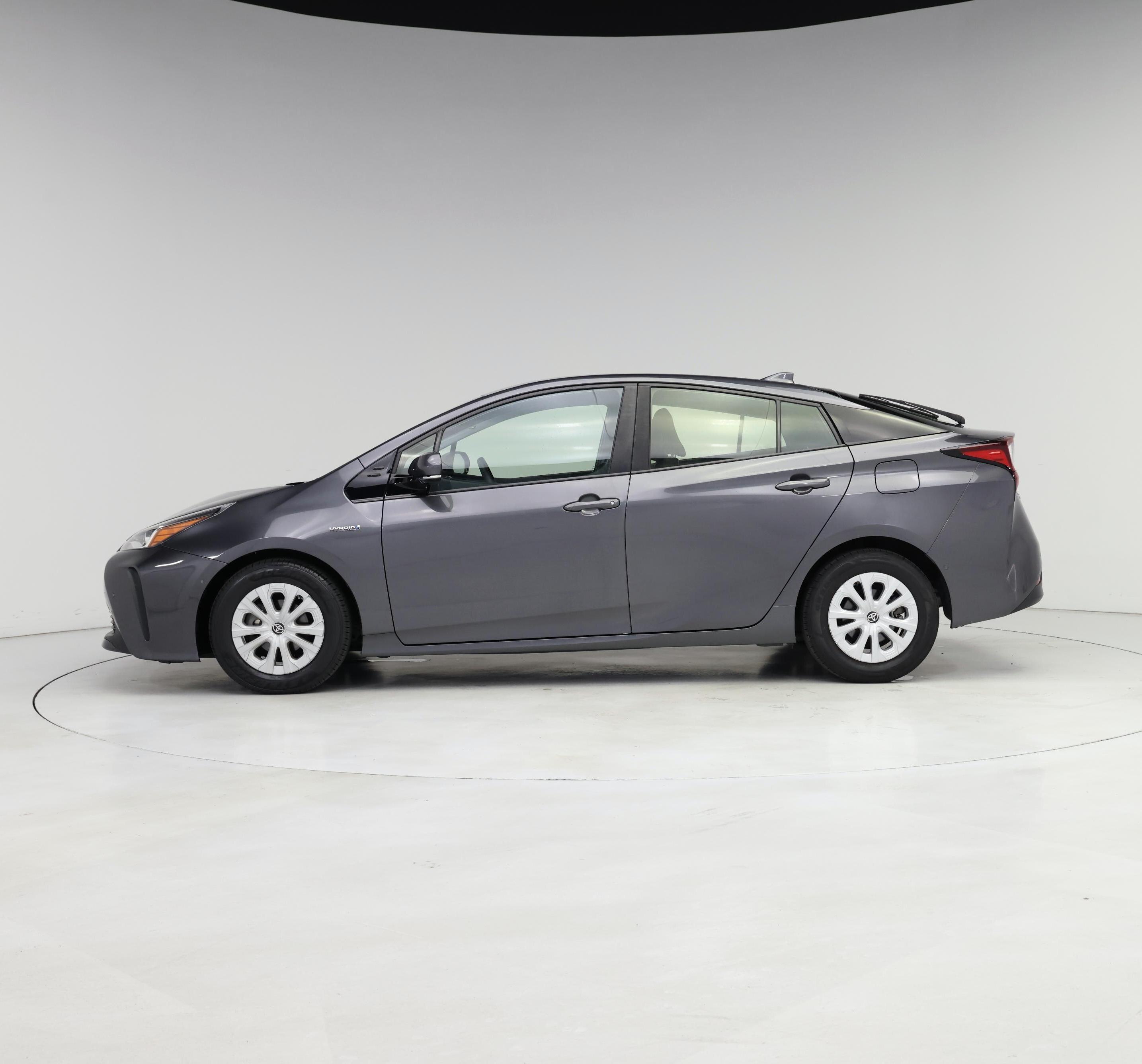 Thumbnail: 2019 Toyota Prius - 3