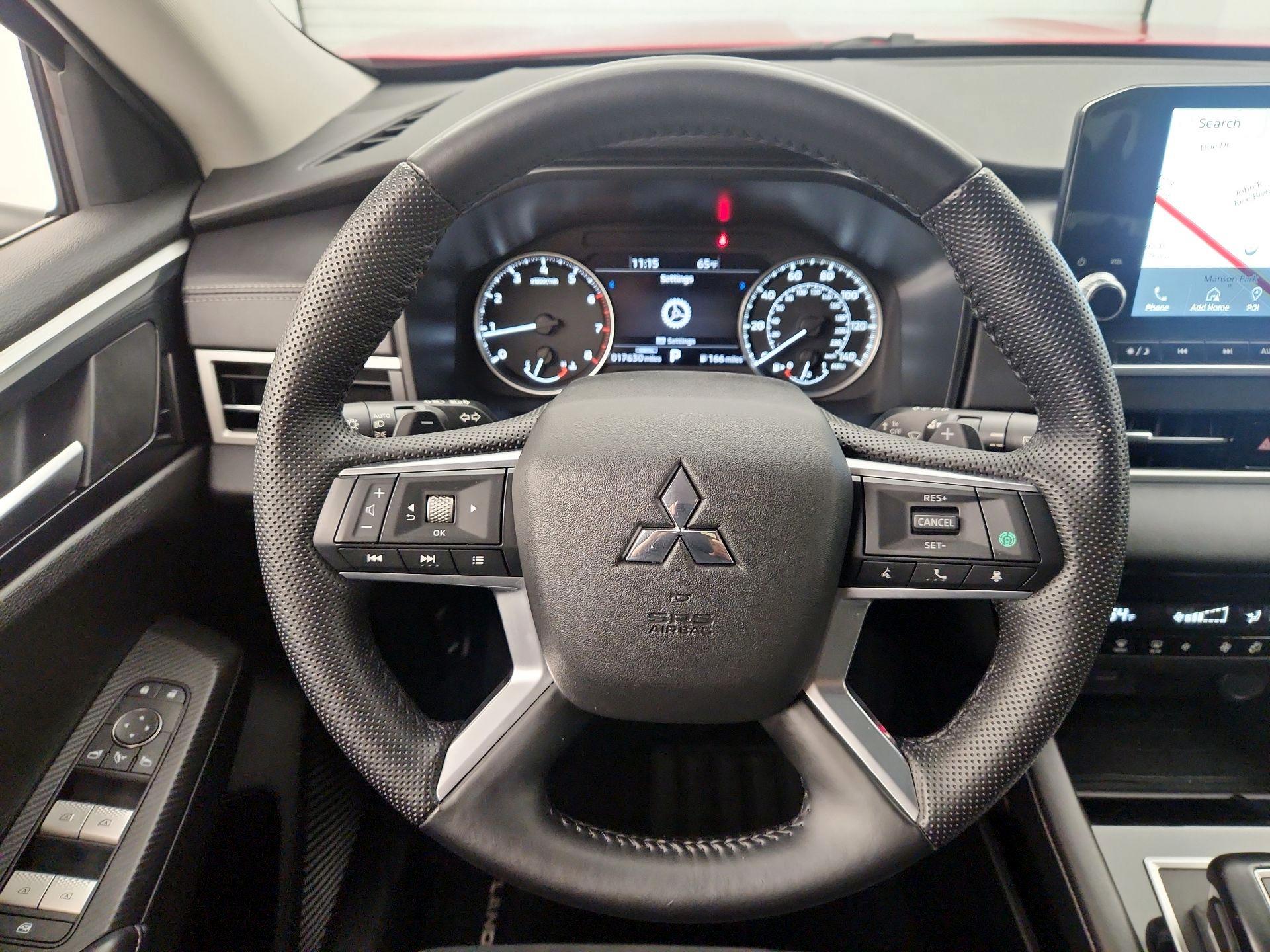 Thumbnail: 2023 Mitsubishi Outlander - 10