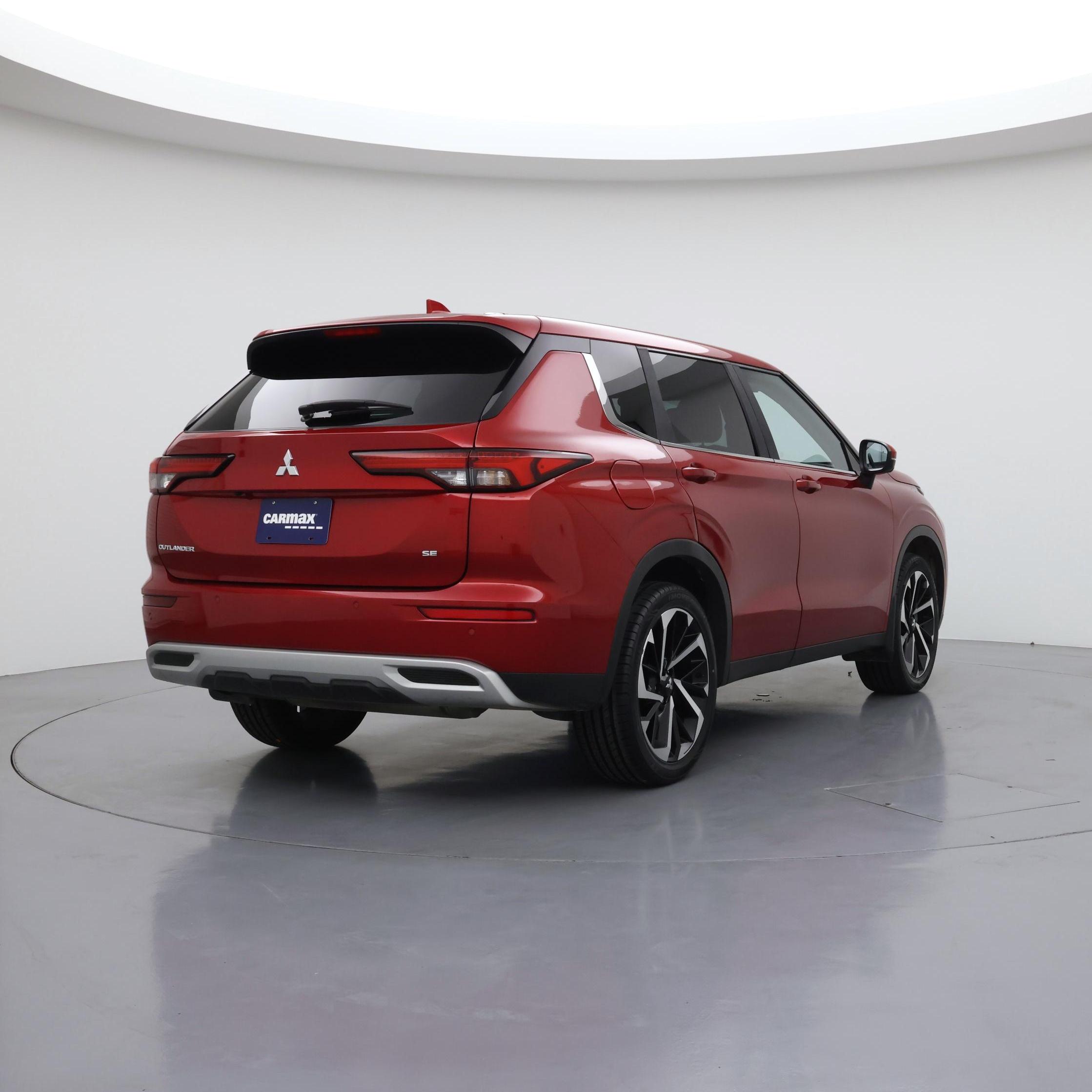 Thumbnail: 2023 Mitsubishi Outlander - 8