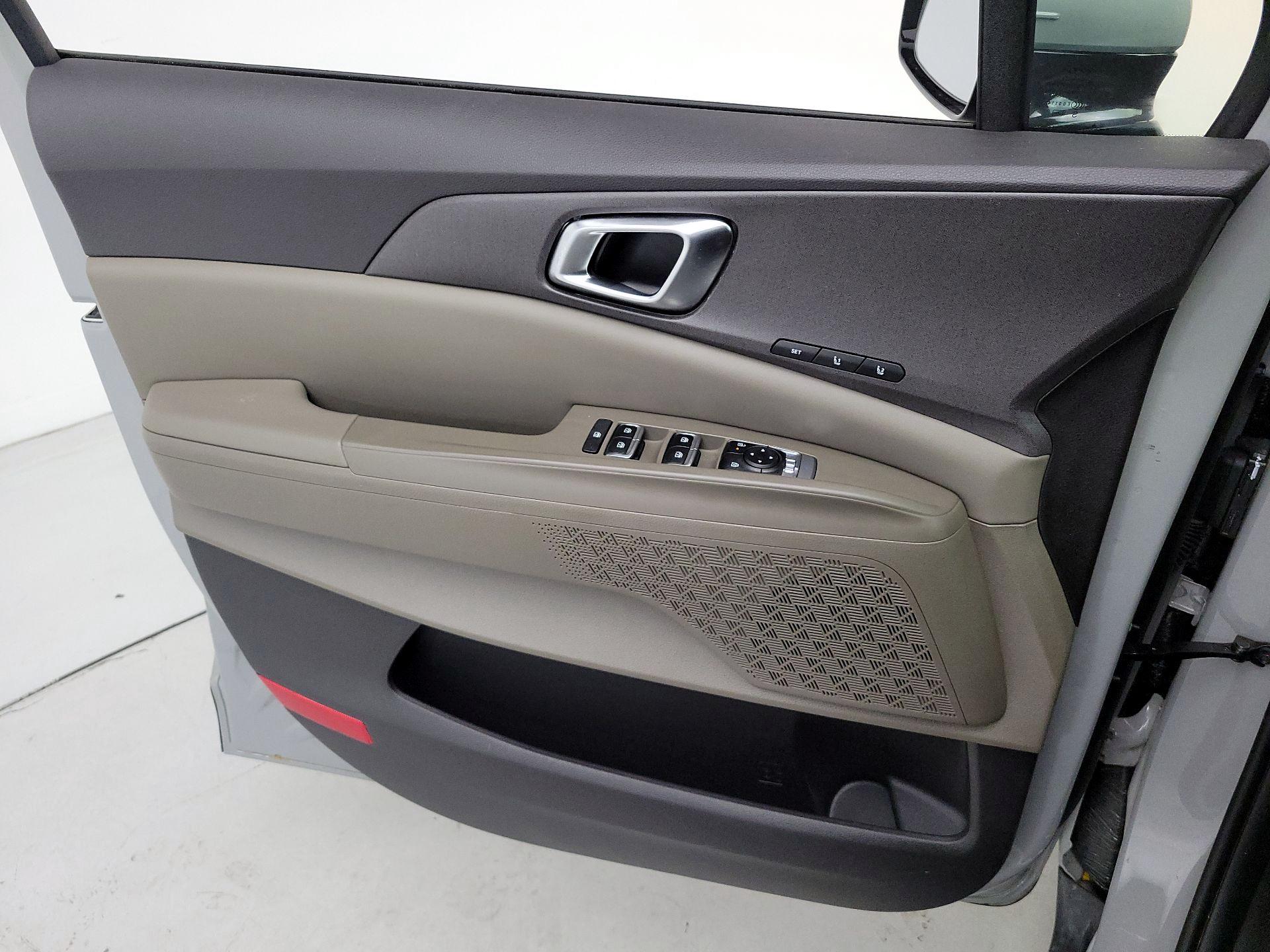 Thumbnail: 2025 Kia Carnival - 12