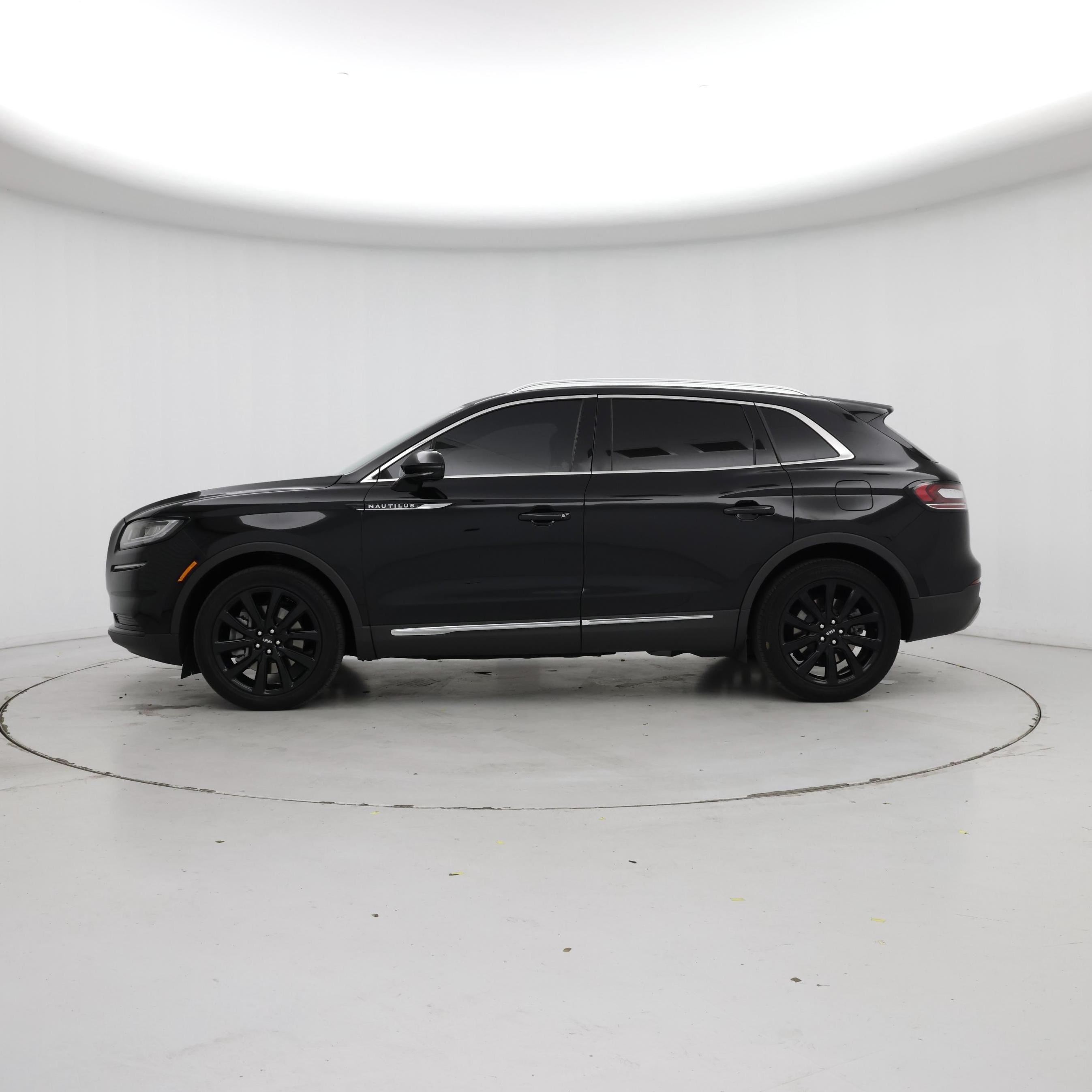 Thumbnail: 2023 Lincoln Nautilus - 3