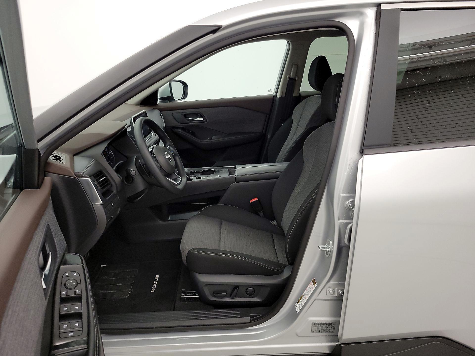 Thumbnail: 2023 Nissan Rogue - 11