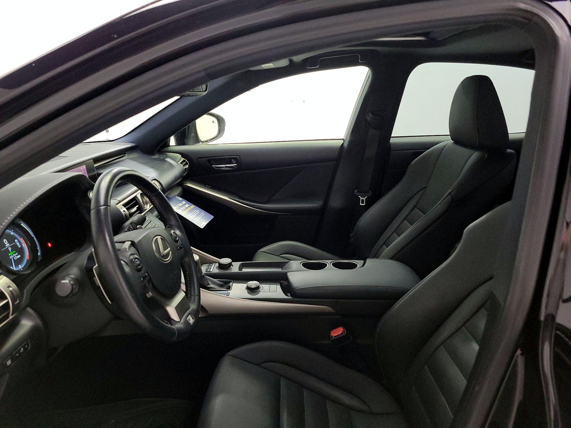 Thumbnail: 2015 Lexus IS - 11
