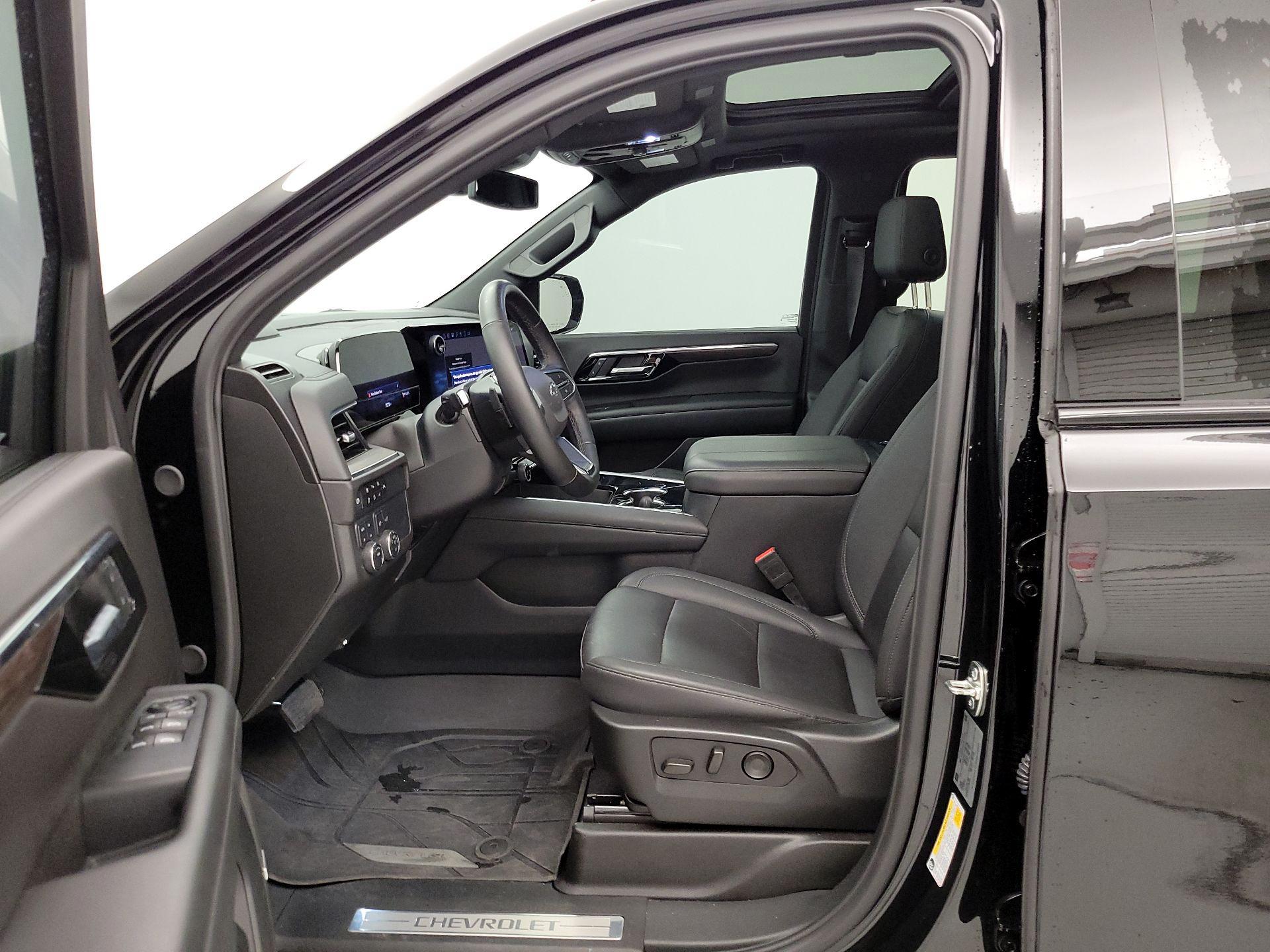 Thumbnail: 2025 Chevrolet Suburban - 11