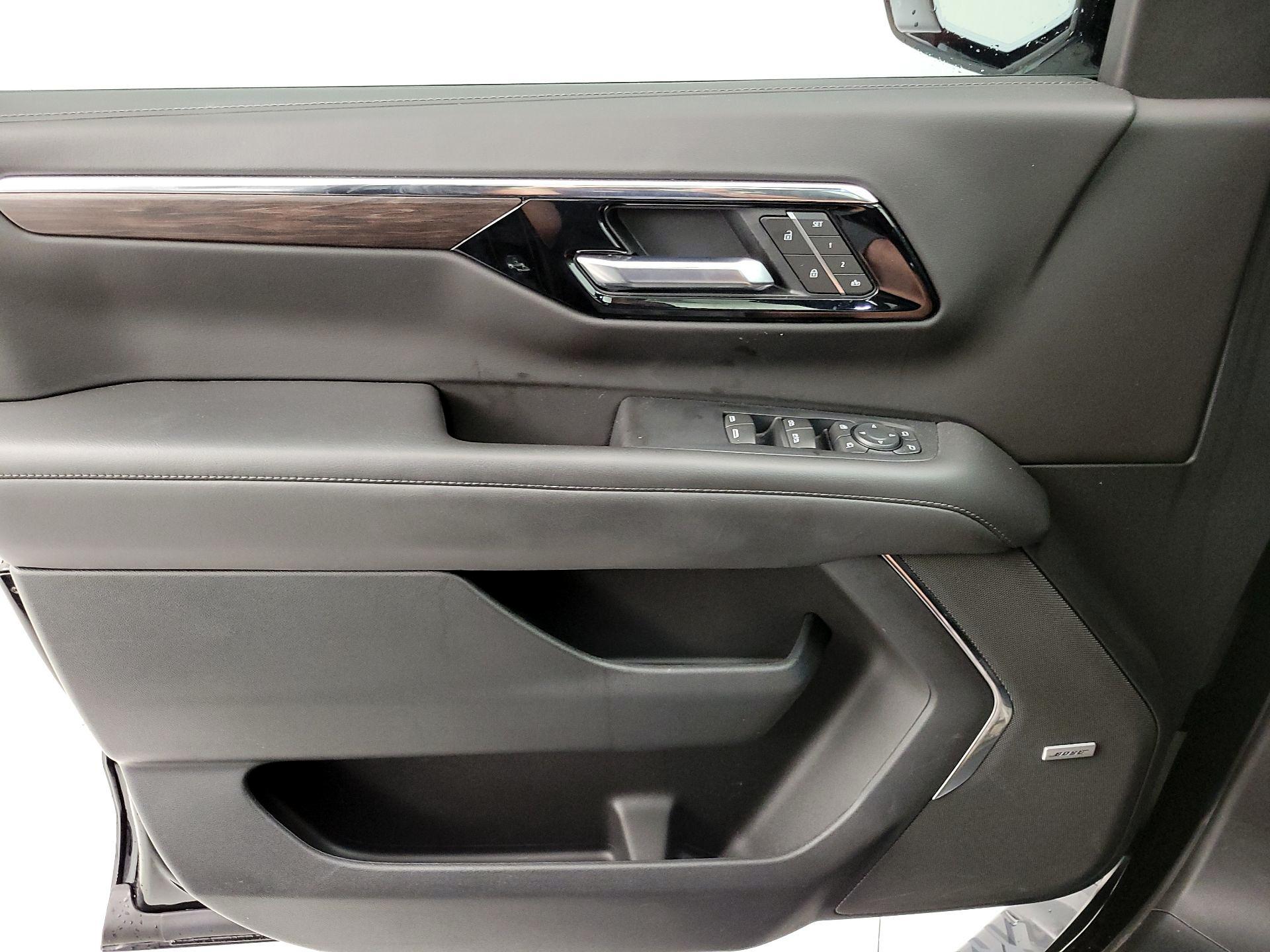 Thumbnail: 2025 Chevrolet Suburban - 12