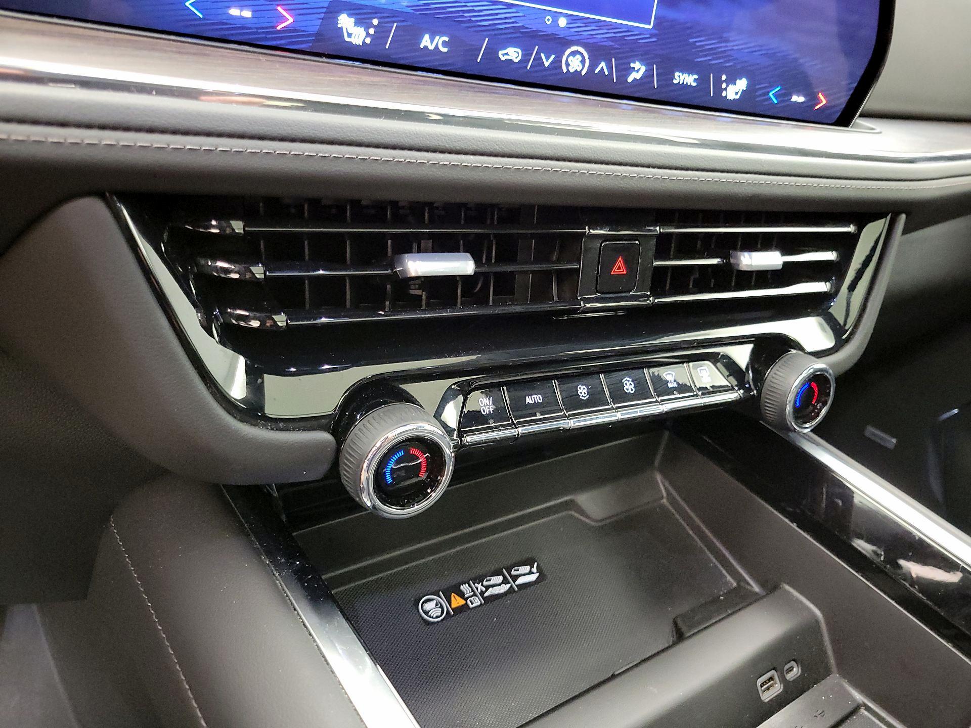 Thumbnail: 2025 Chevrolet Suburban - 17