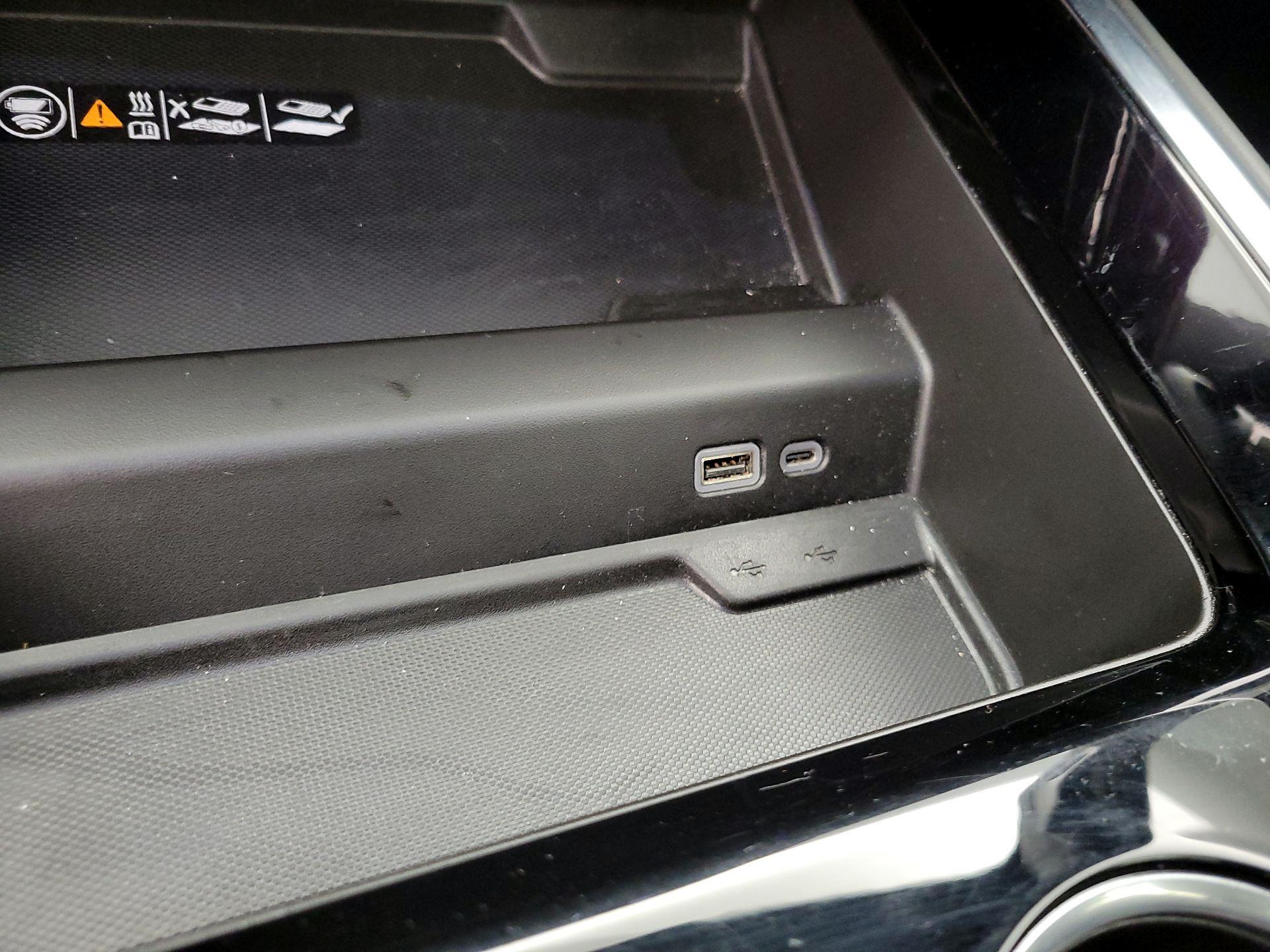 Thumbnail: 2025 Chevrolet Suburban - 19