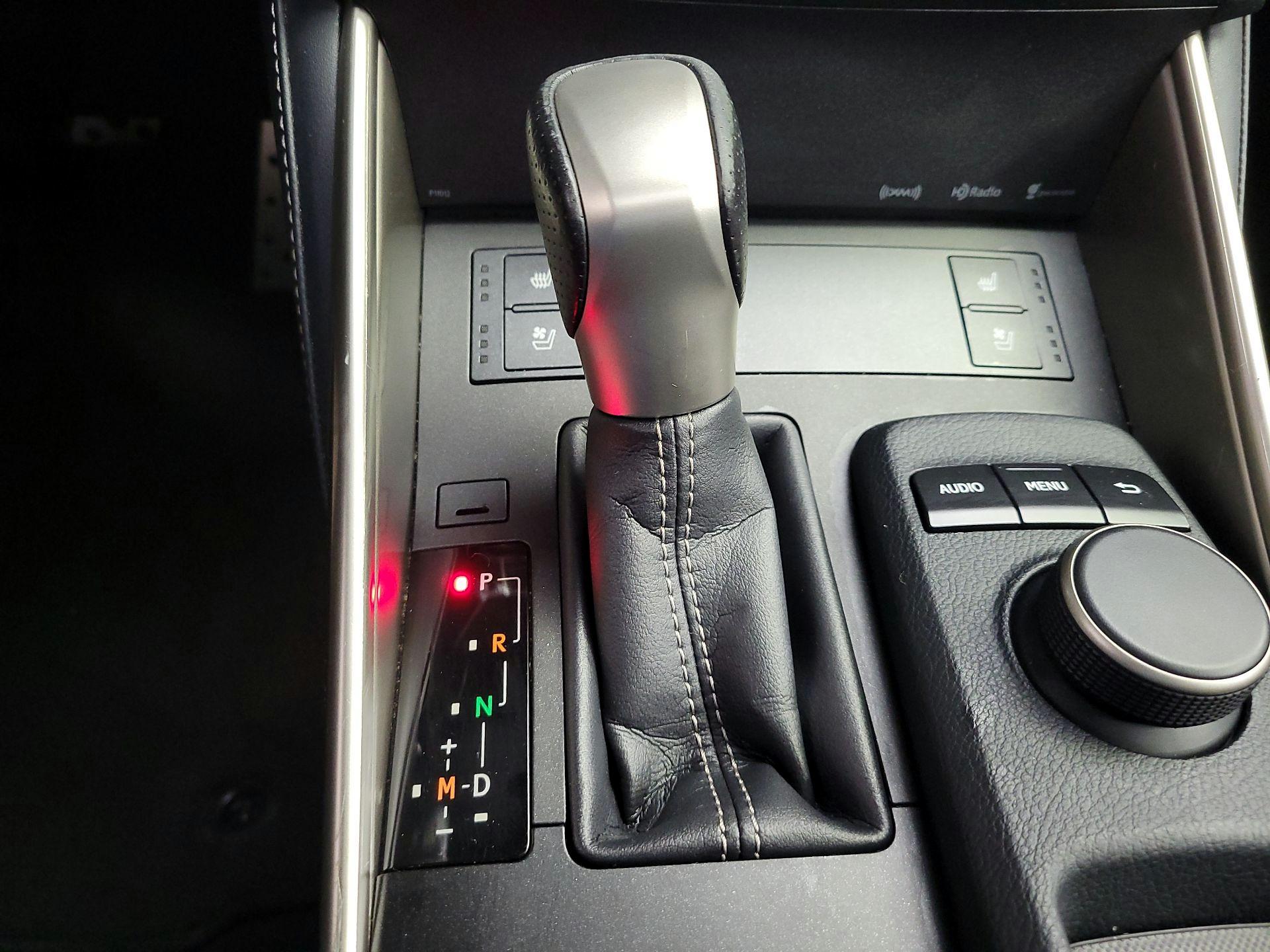 Thumbnail: 2016 Lexus IS - 17