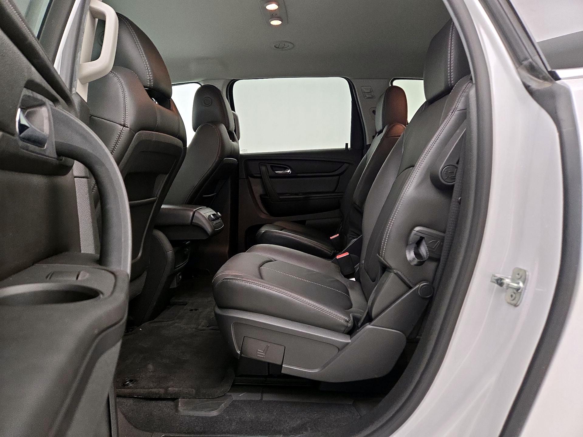 Thumbnail: 2017 Chevrolet Traverse - 20