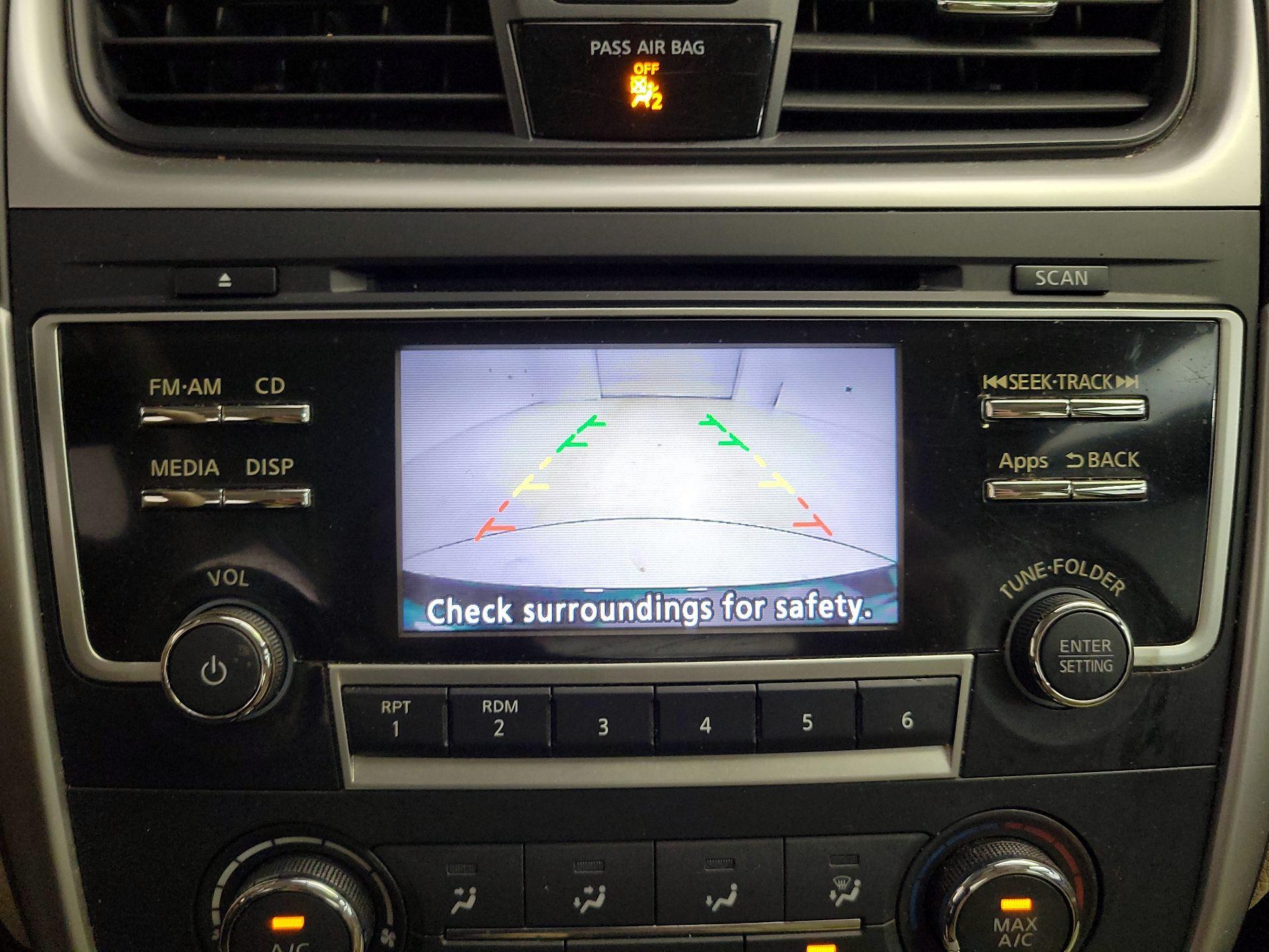 Thumbnail: 2016 Nissan Altima - 14