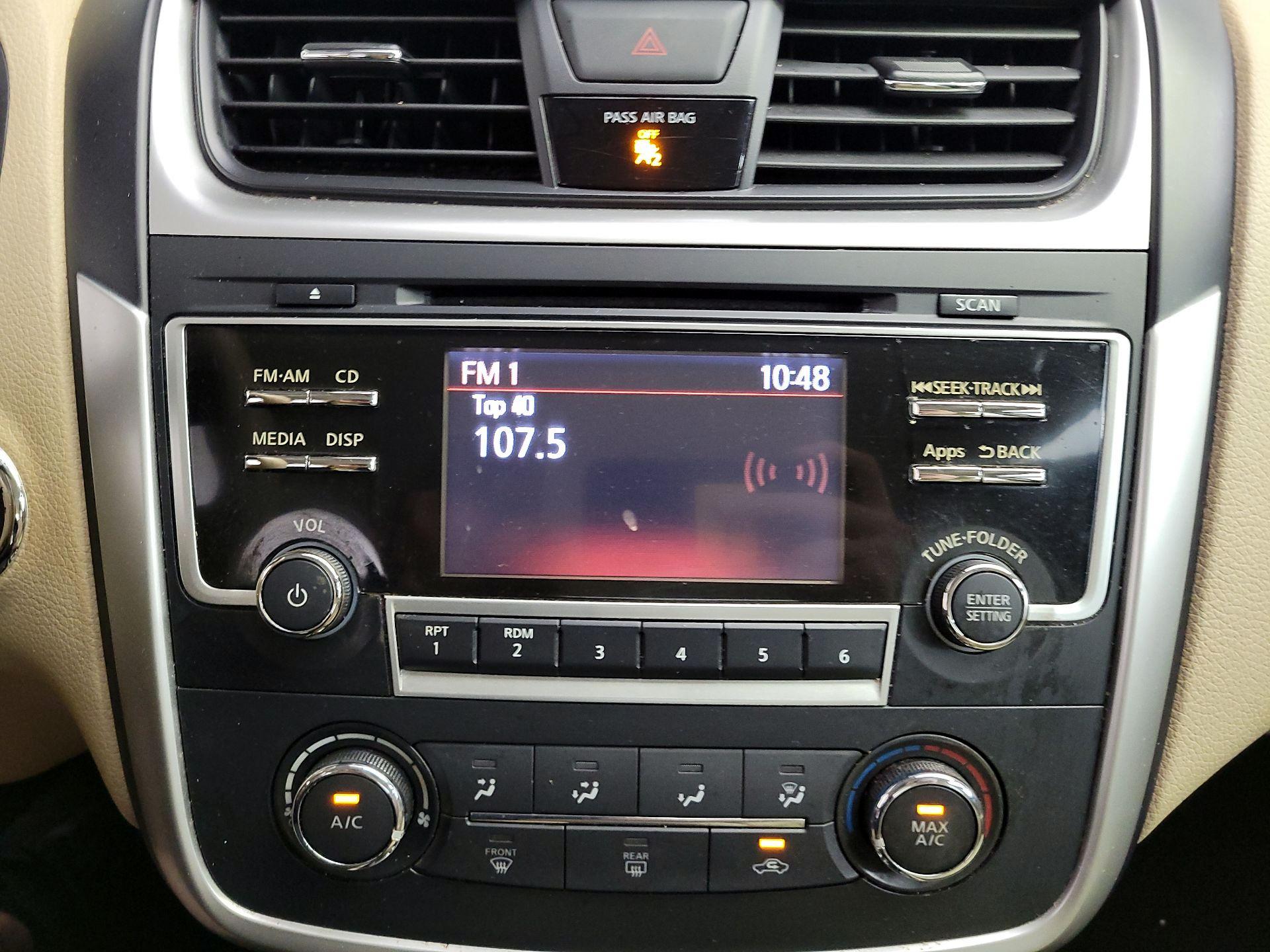 Thumbnail: 2016 Nissan Altima - 15