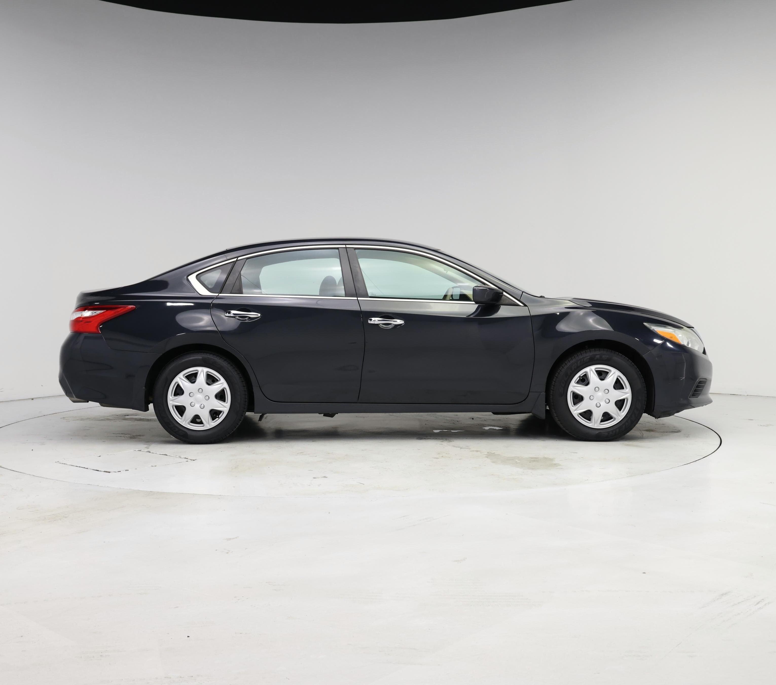 Thumbnail: 2016 Nissan Altima - 7