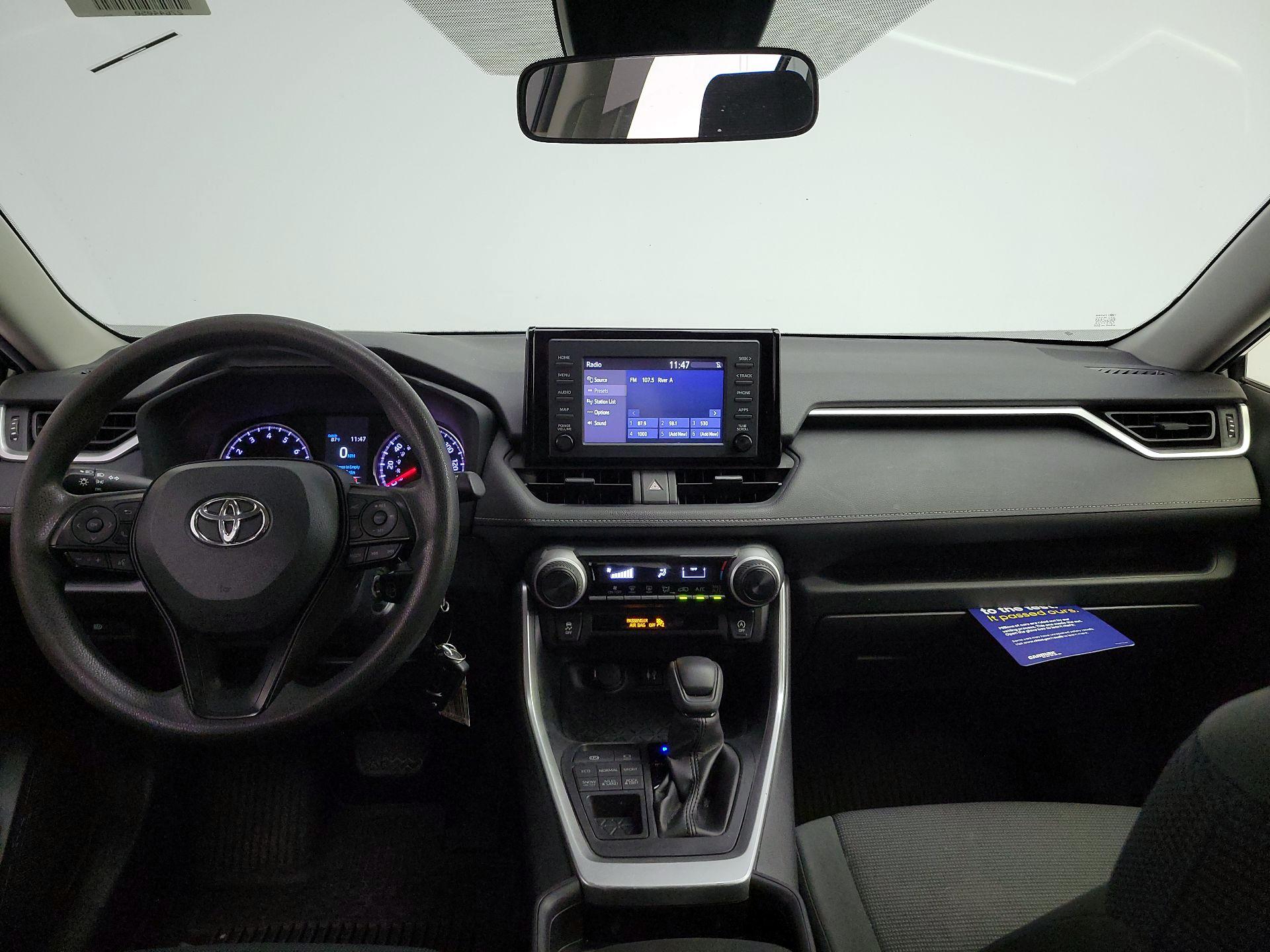 Thumbnail: 2019 Toyota RAV4 - 9