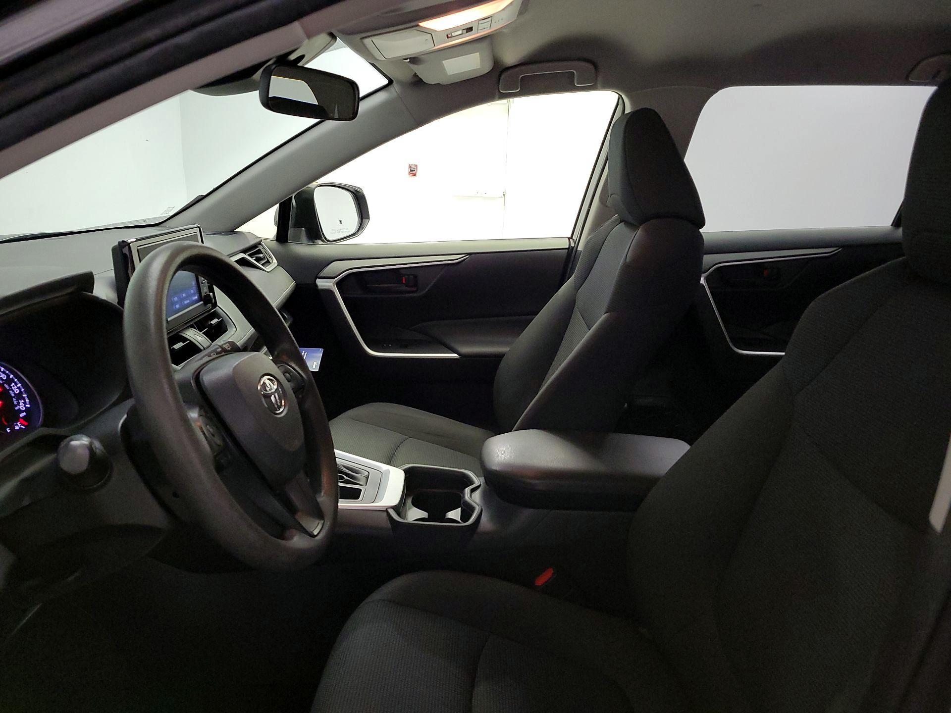Thumbnail: 2019 Toyota RAV4 - 11