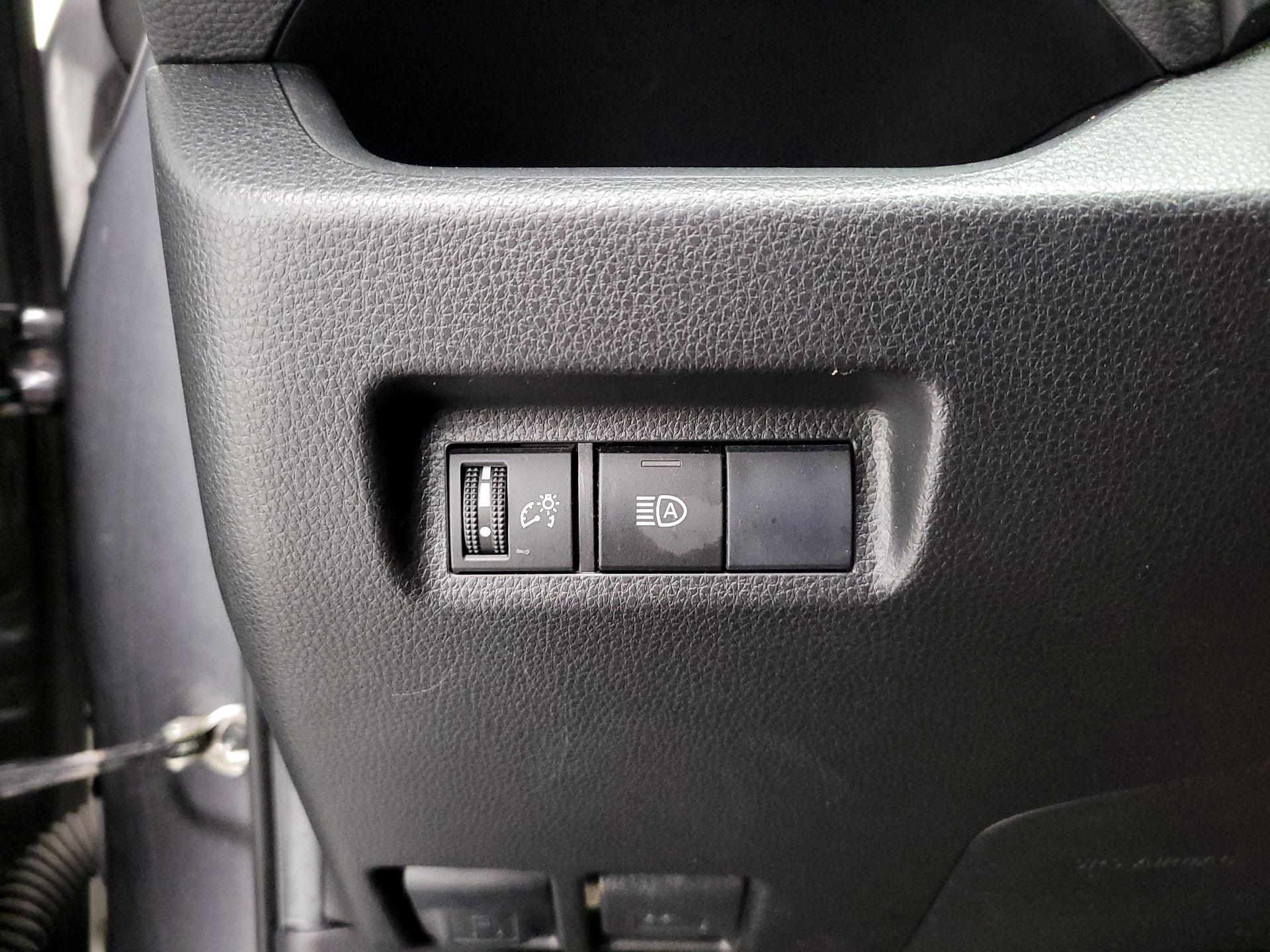 Thumbnail: 2019 Toyota RAV4 - 13