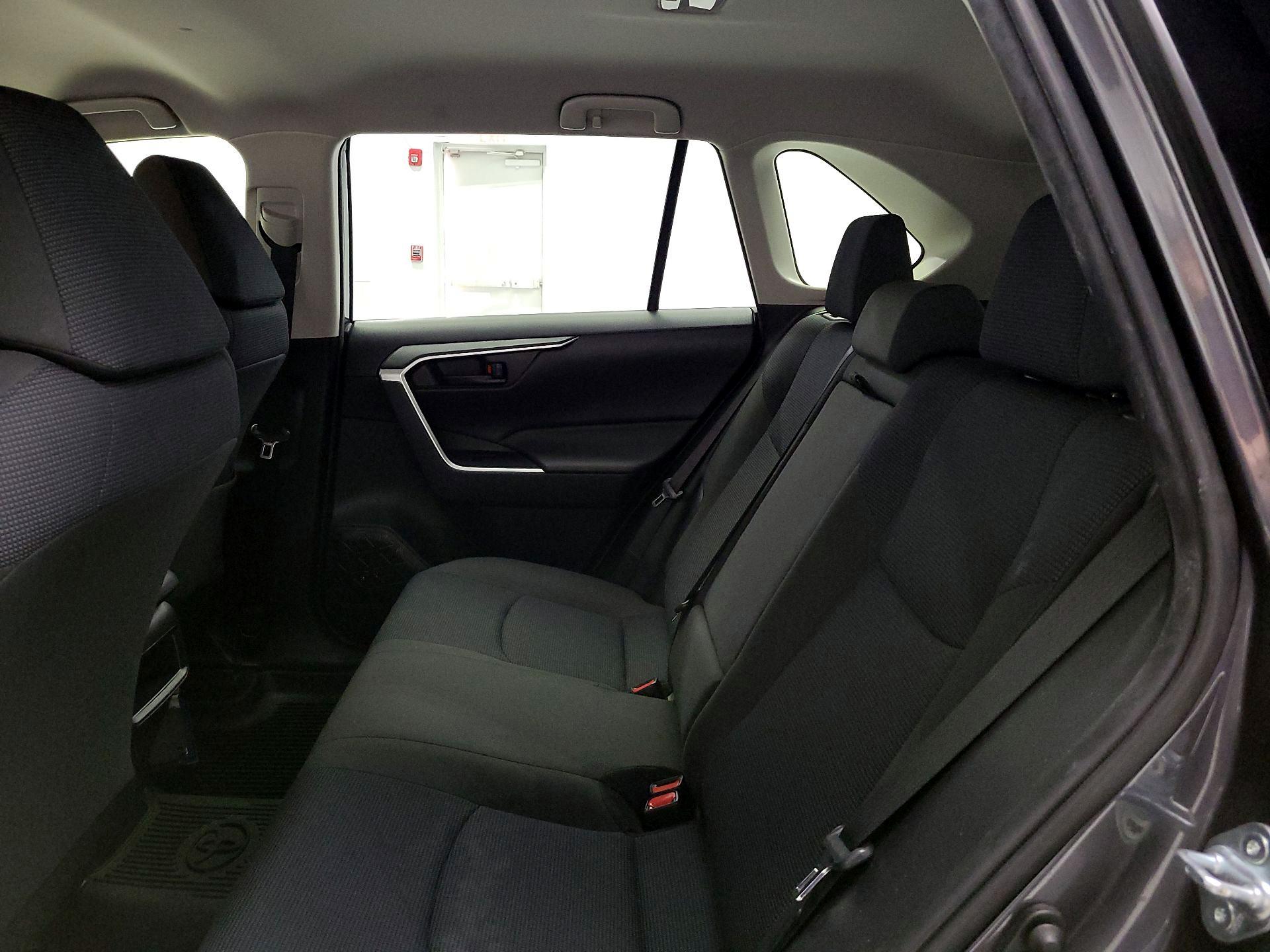 Thumbnail: 2019 Toyota RAV4 - 19