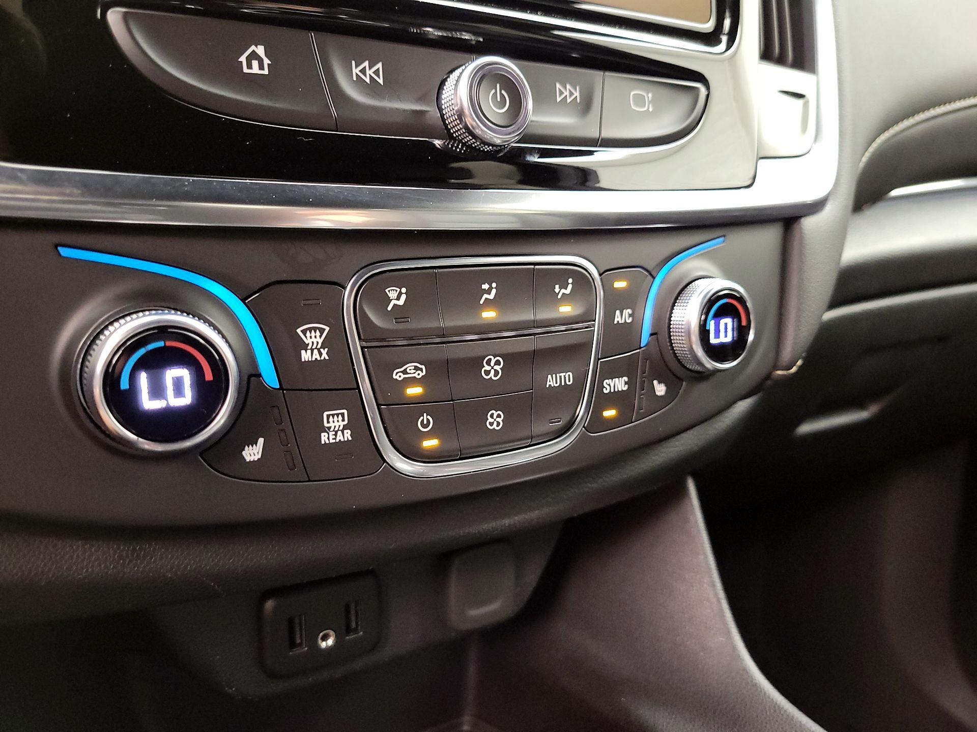 Thumbnail: 2023 Chevrolet Traverse - 16