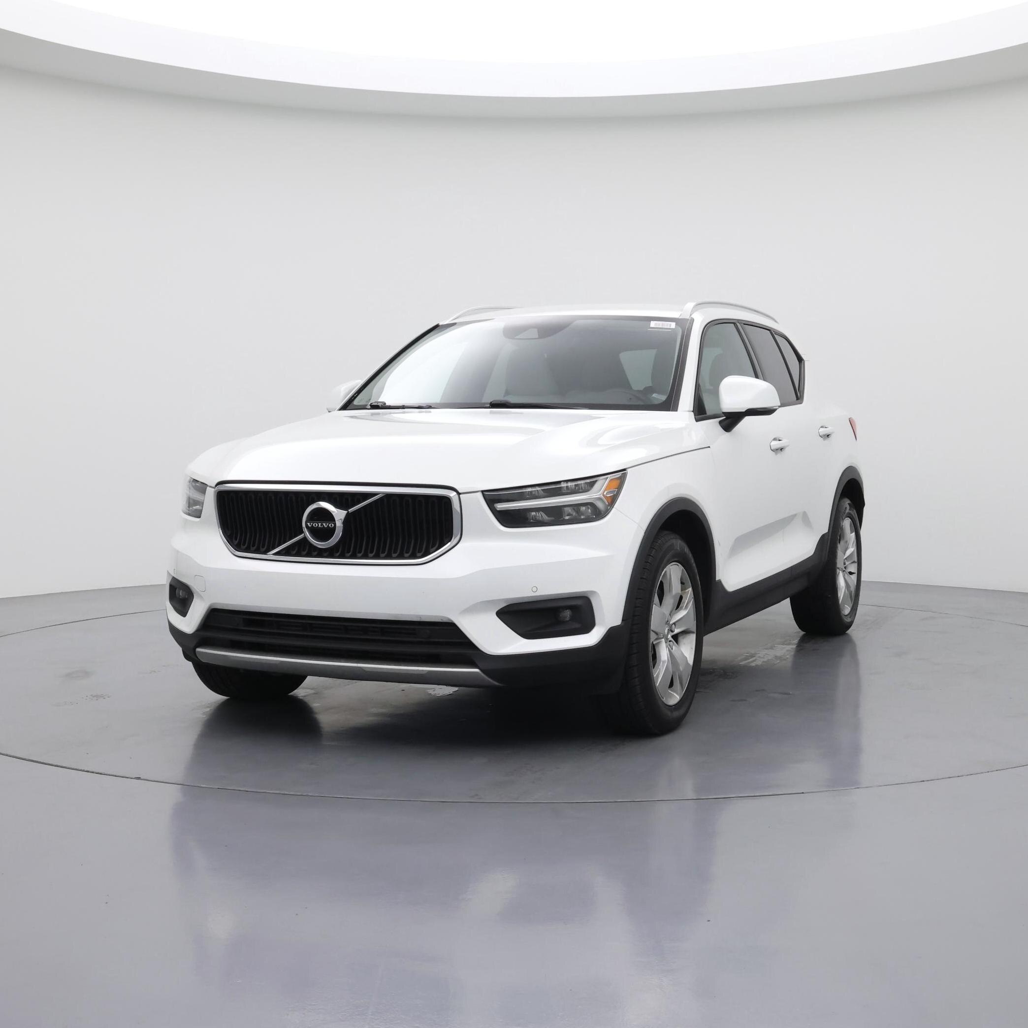 Thumbnail: 2022 Volvo XC40 - 4