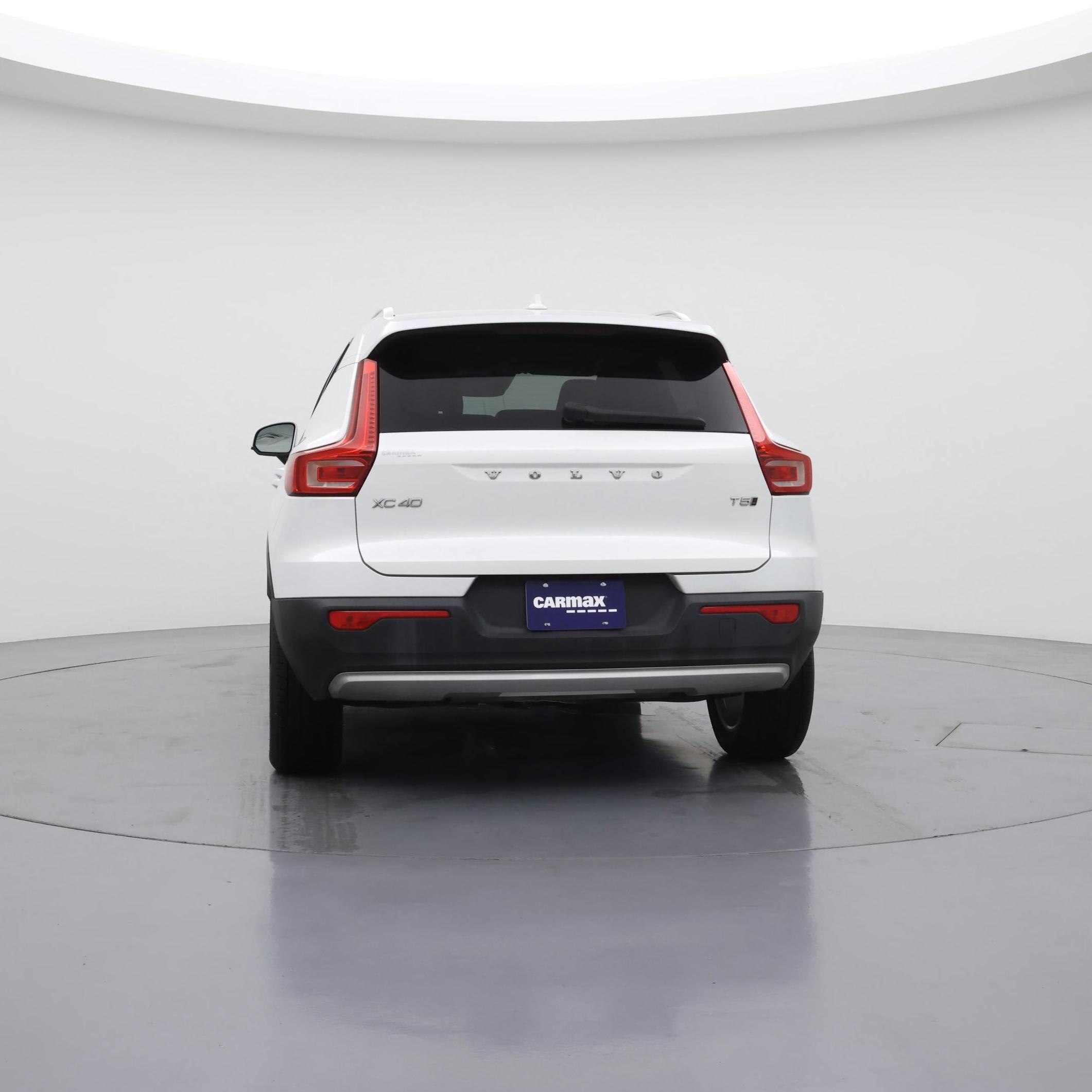 Thumbnail: 2022 Volvo XC40 - 6