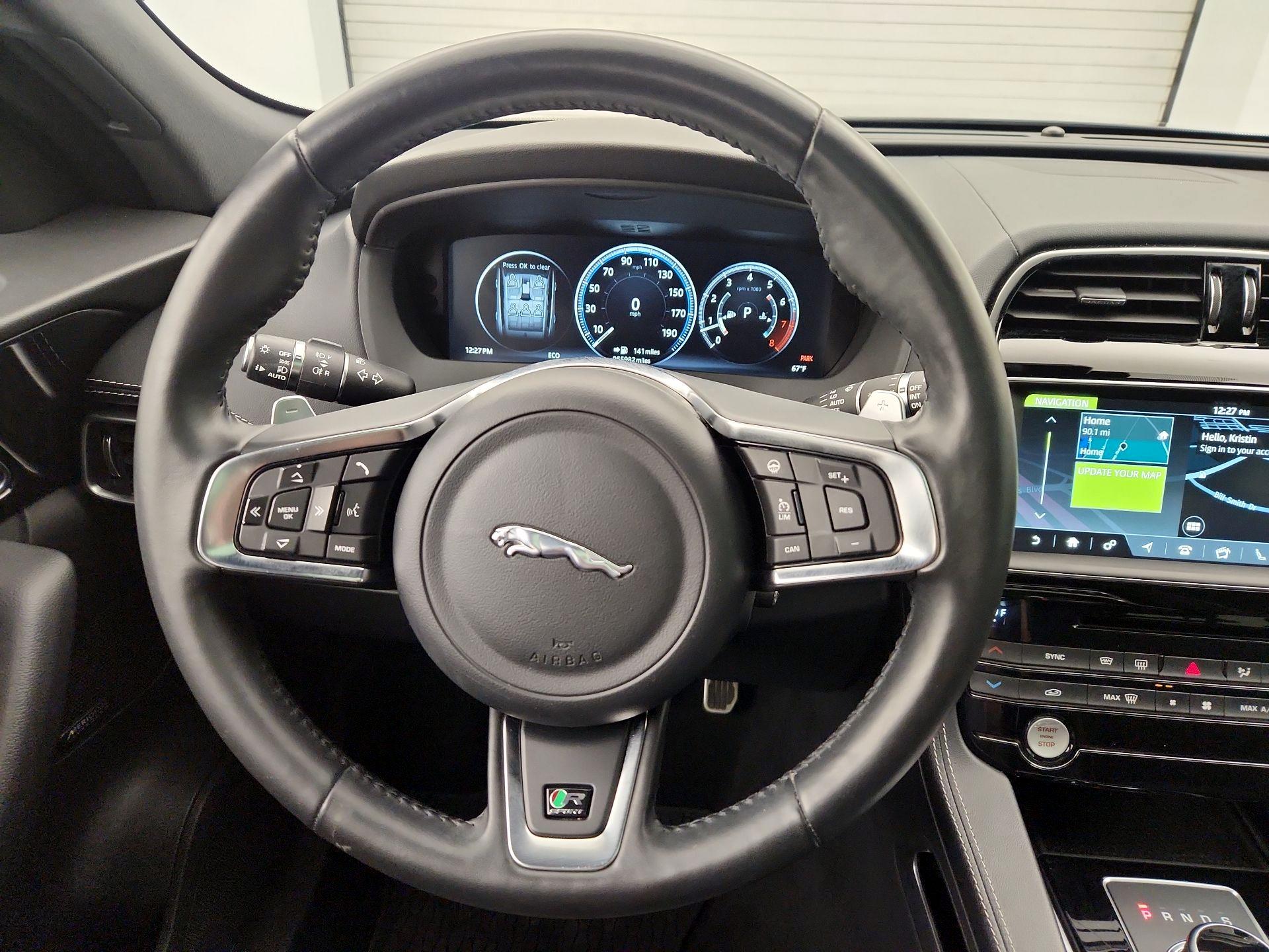 Thumbnail: 2018 Jaguar F-Pace - 10