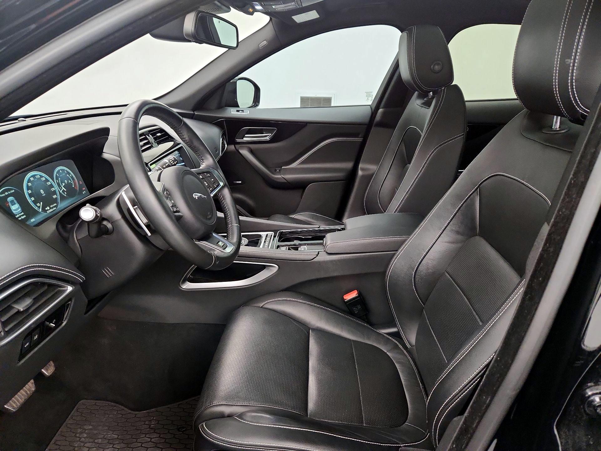 Thumbnail: 2018 Jaguar F-Pace - 11